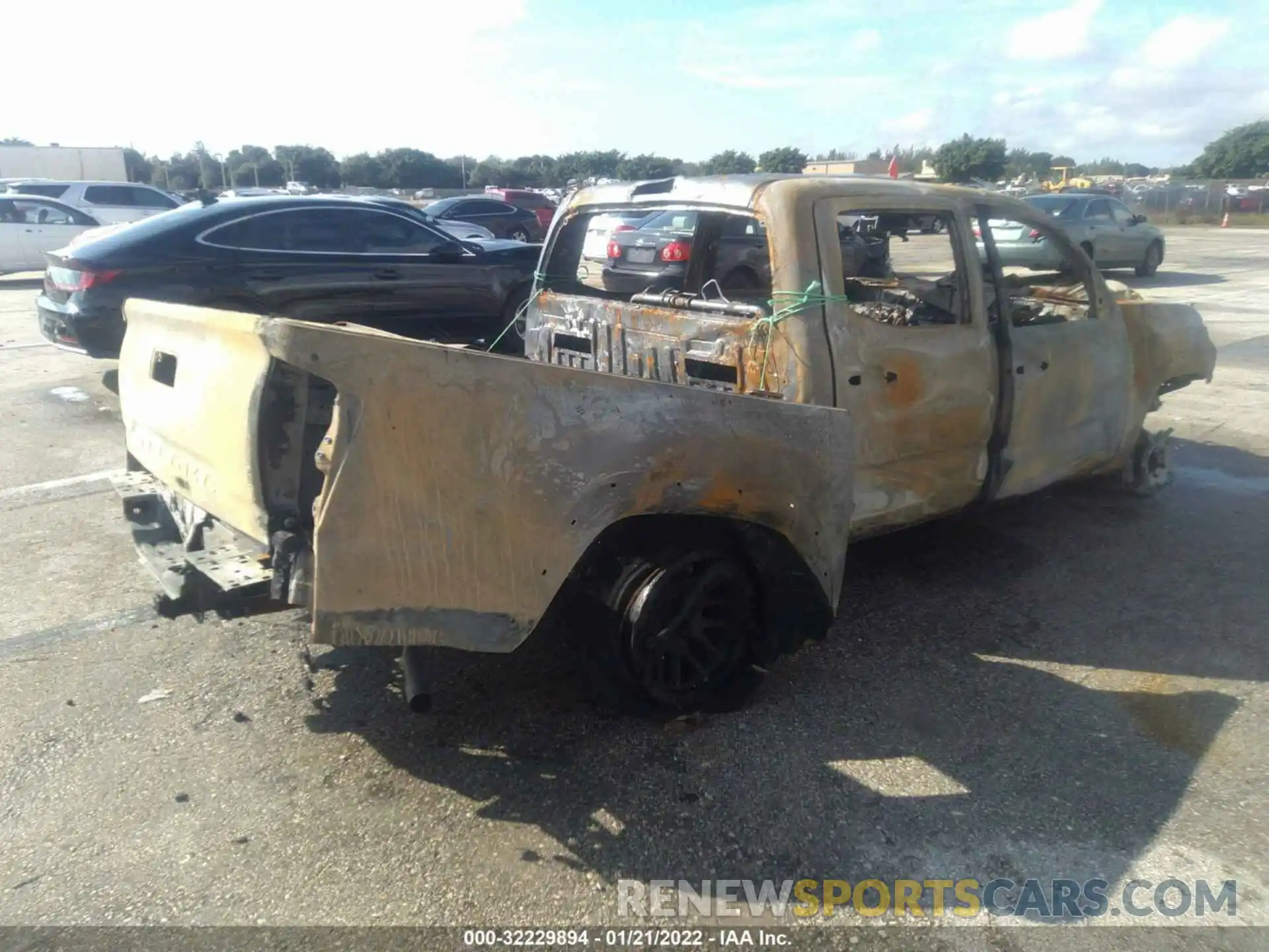 4 Photograph of a damaged car 5TFAZ5CN5MX102292 TOYOTA TACOMA 2WD 2021