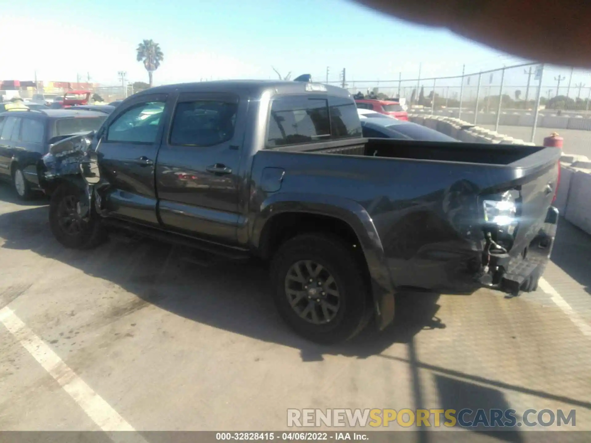 3 Photograph of a damaged car 5TFAZ5CN5MX105547 TOYOTA TACOMA 2WD 2021