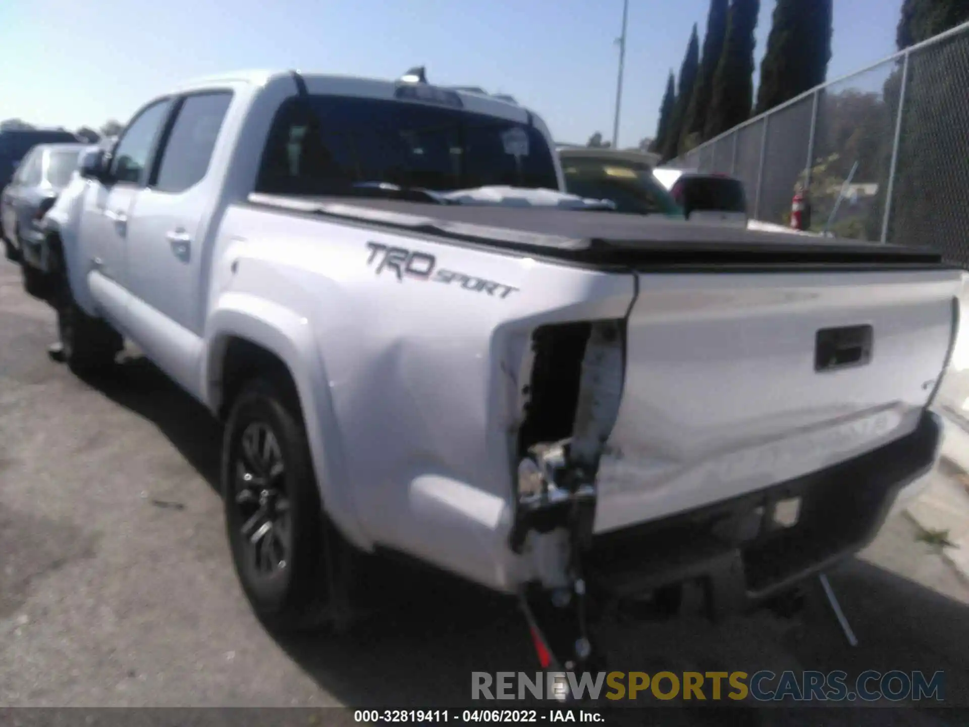 3 Photograph of a damaged car 5TFAZ5CN5MX111445 TOYOTA TACOMA 2WD 2021