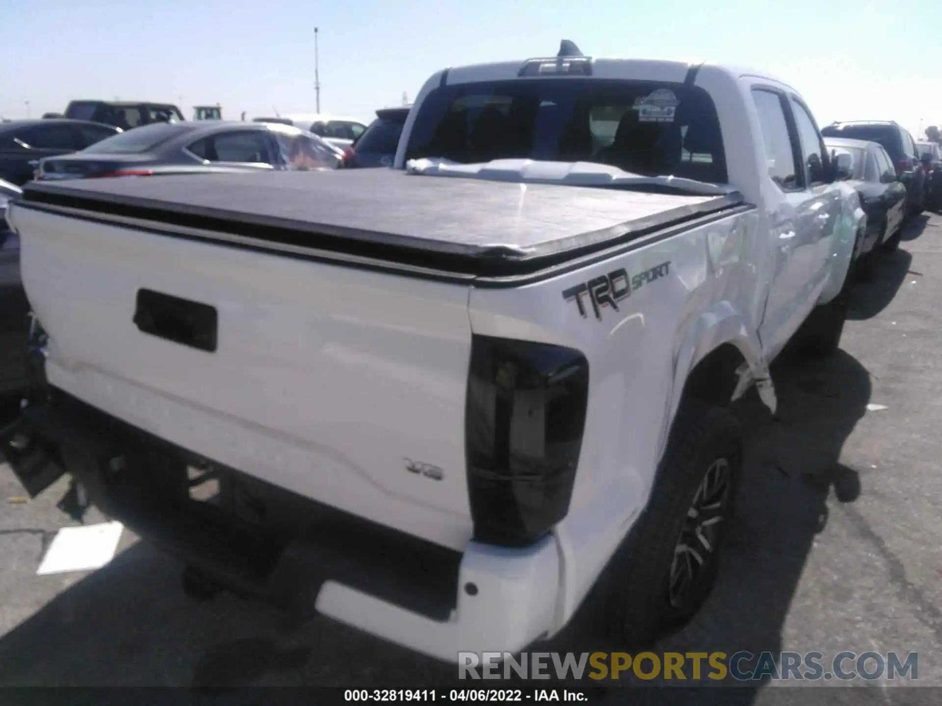 4 Photograph of a damaged car 5TFAZ5CN5MX111445 TOYOTA TACOMA 2WD 2021