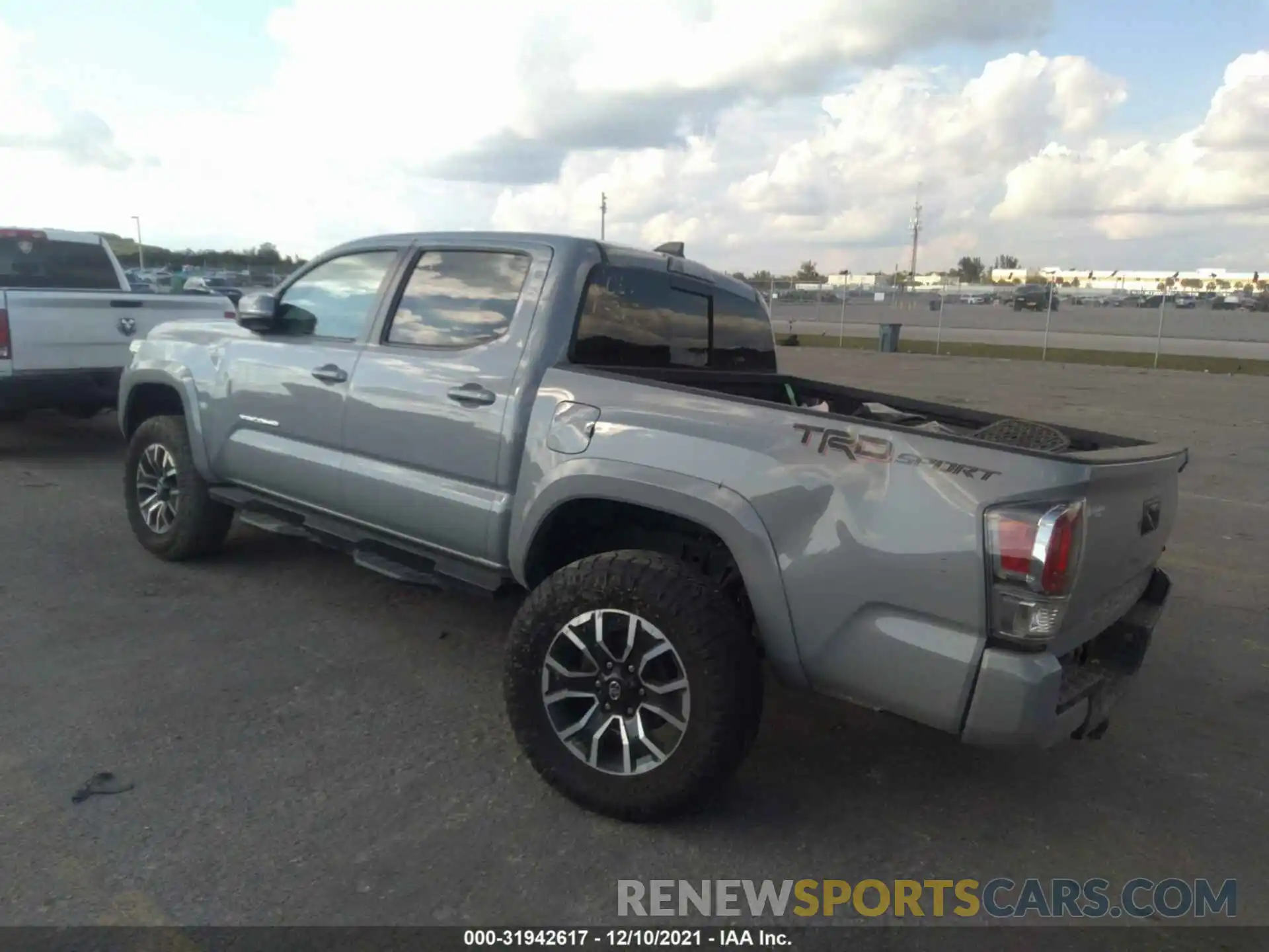 3 Photograph of a damaged car 5TFAZ5CN6MX096051 TOYOTA TACOMA 2WD 2021