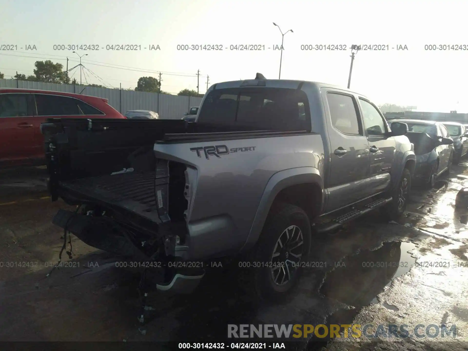 4 Фотография поврежденного автомобиля 5TFAZ5CN6MX096342 TOYOTA TACOMA 2WD 2021