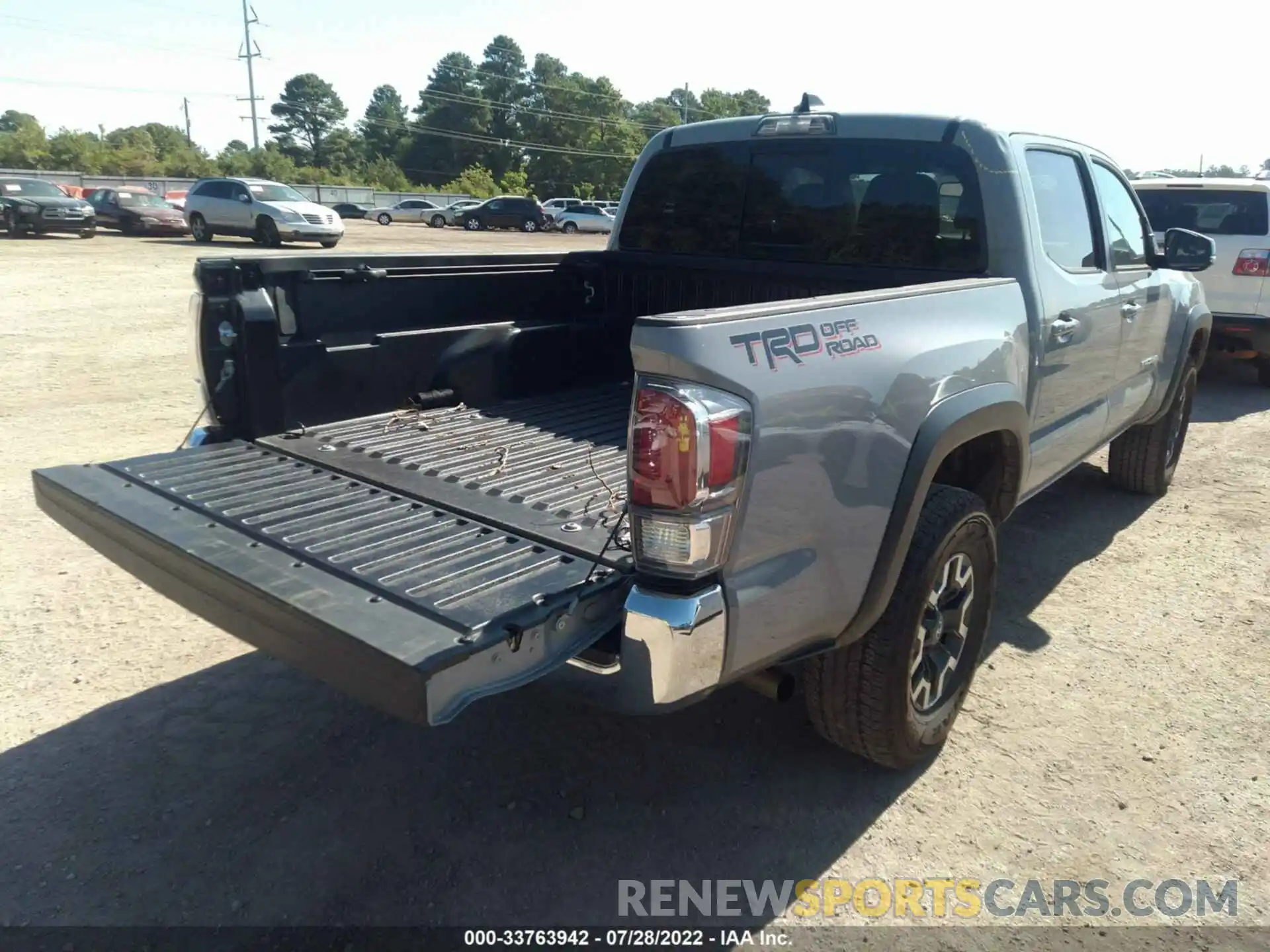 4 Фотография поврежденного автомобиля 5TFAZ5CN6MX105542 TOYOTA TACOMA 2WD 2021