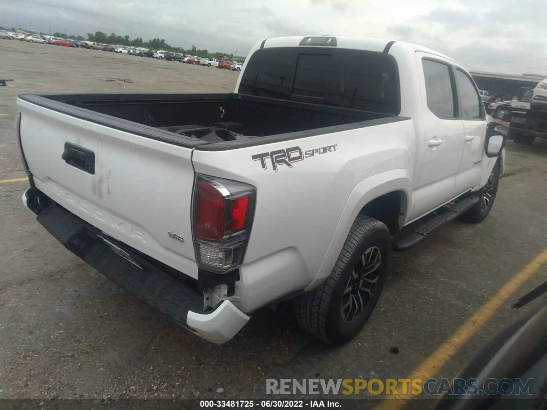 4 Photograph of a damaged car 5TFAZ5CN6MX106576 TOYOTA TACOMA 2WD 2021