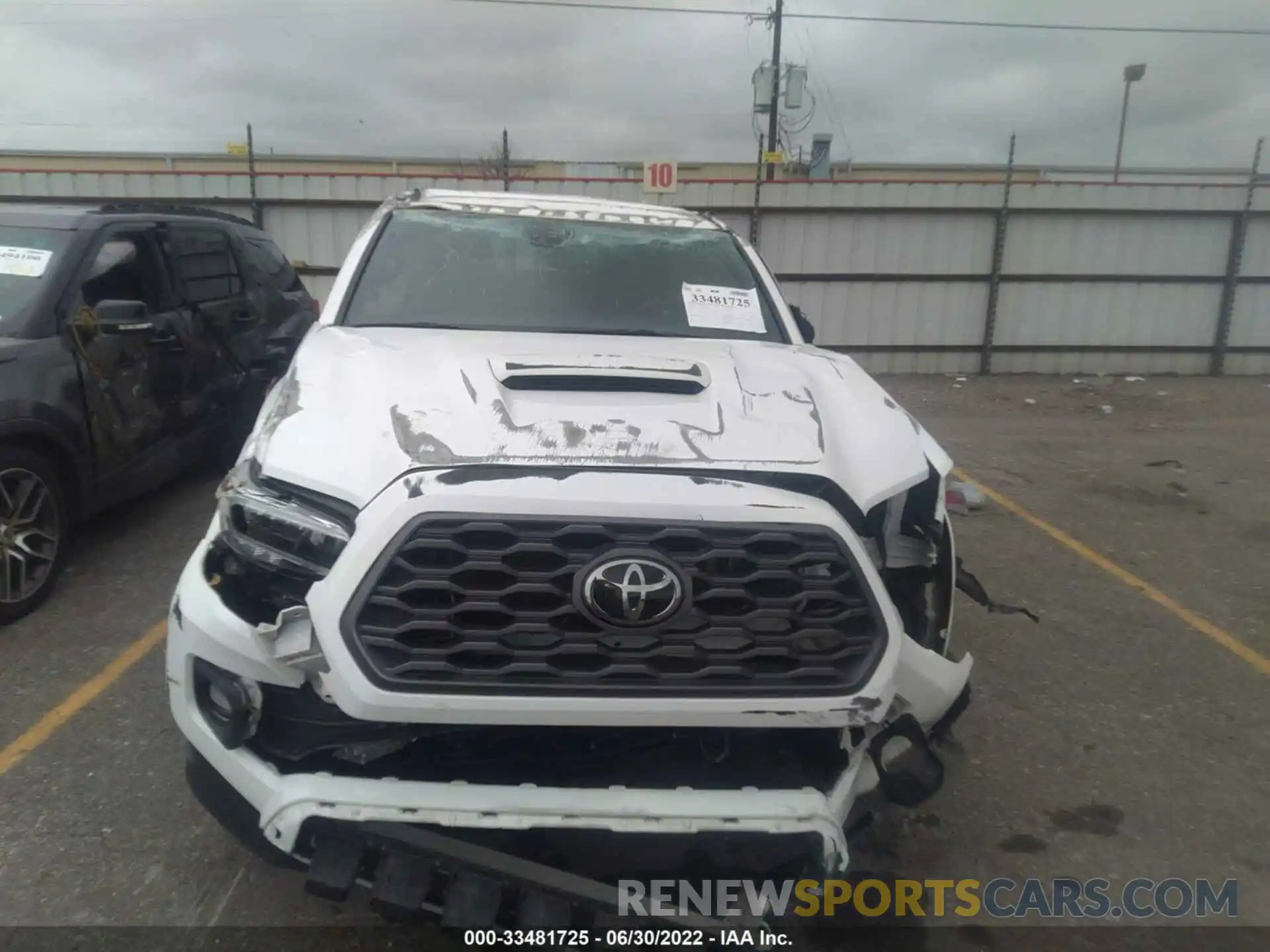 6 Photograph of a damaged car 5TFAZ5CN6MX106576 TOYOTA TACOMA 2WD 2021