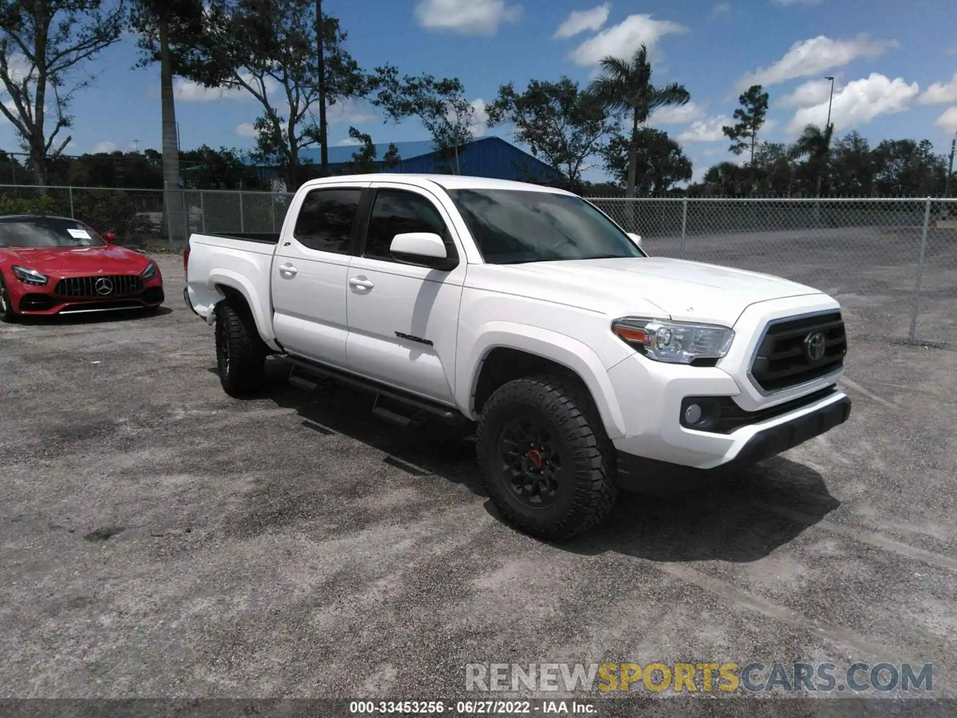 1 Photograph of a damaged car 5TFAZ5CN6MX107985 TOYOTA TACOMA 2WD 2021