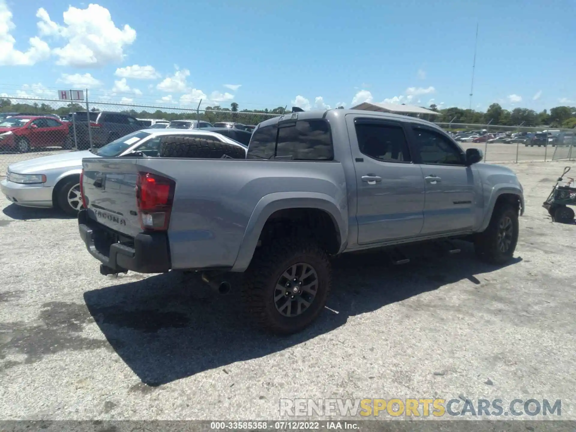 4 Photograph of a damaged car 5TFAZ5CN6MX113625 TOYOTA TACOMA 2WD 2021