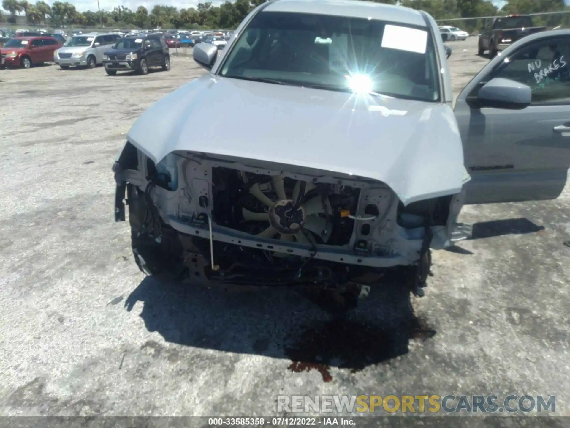 6 Photograph of a damaged car 5TFAZ5CN6MX113625 TOYOTA TACOMA 2WD 2021