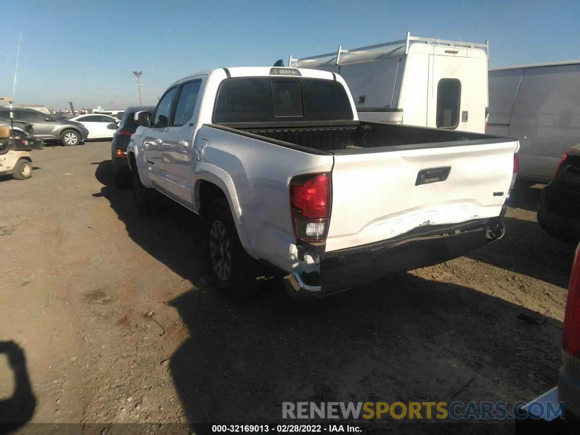 3 Photograph of a damaged car 5TFAZ5CN7MX112743 TOYOTA TACOMA 2WD 2021