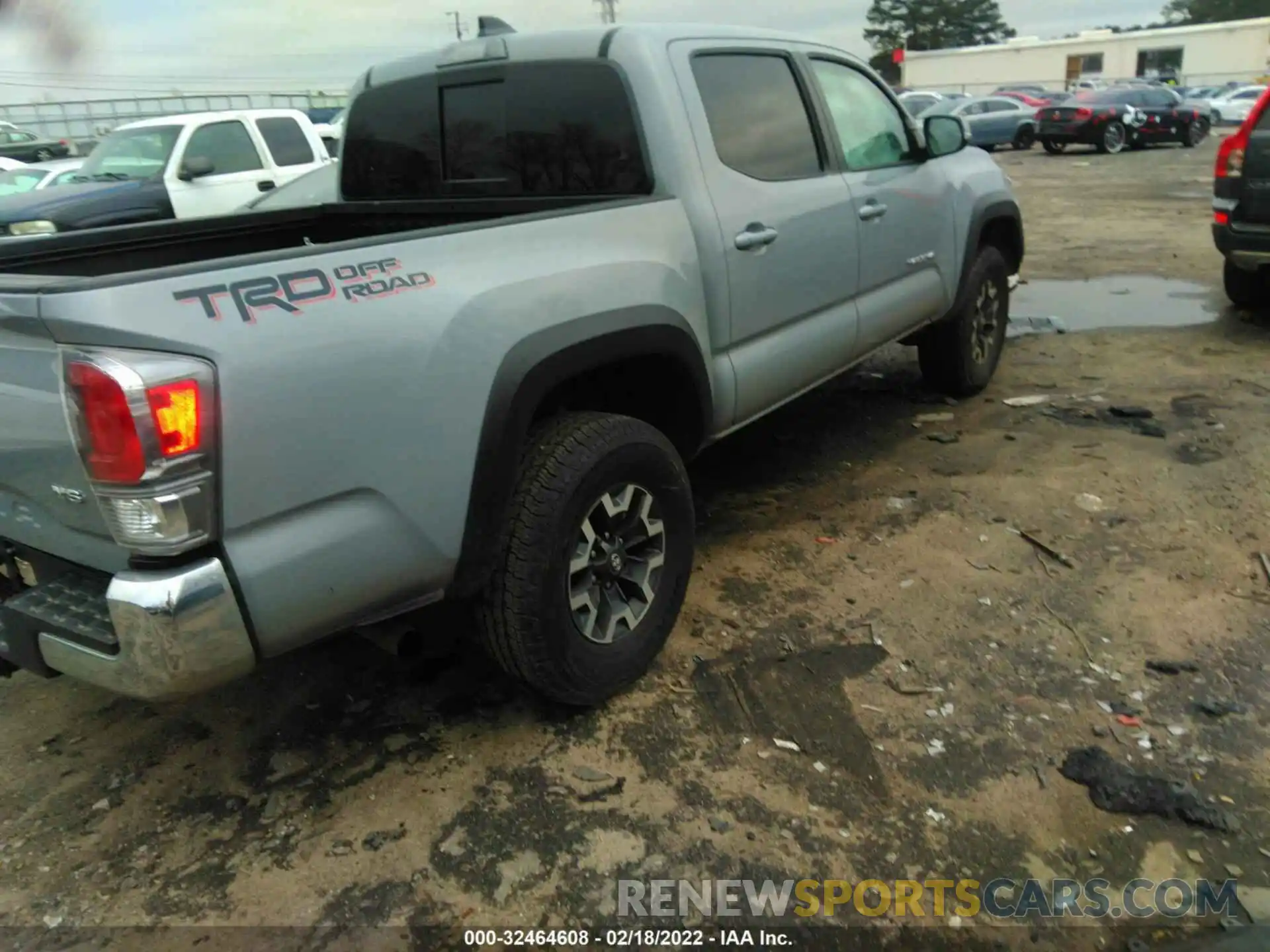 4 Photograph of a damaged car 5TFAZ5CN7MX115416 TOYOTA TACOMA 2WD 2021