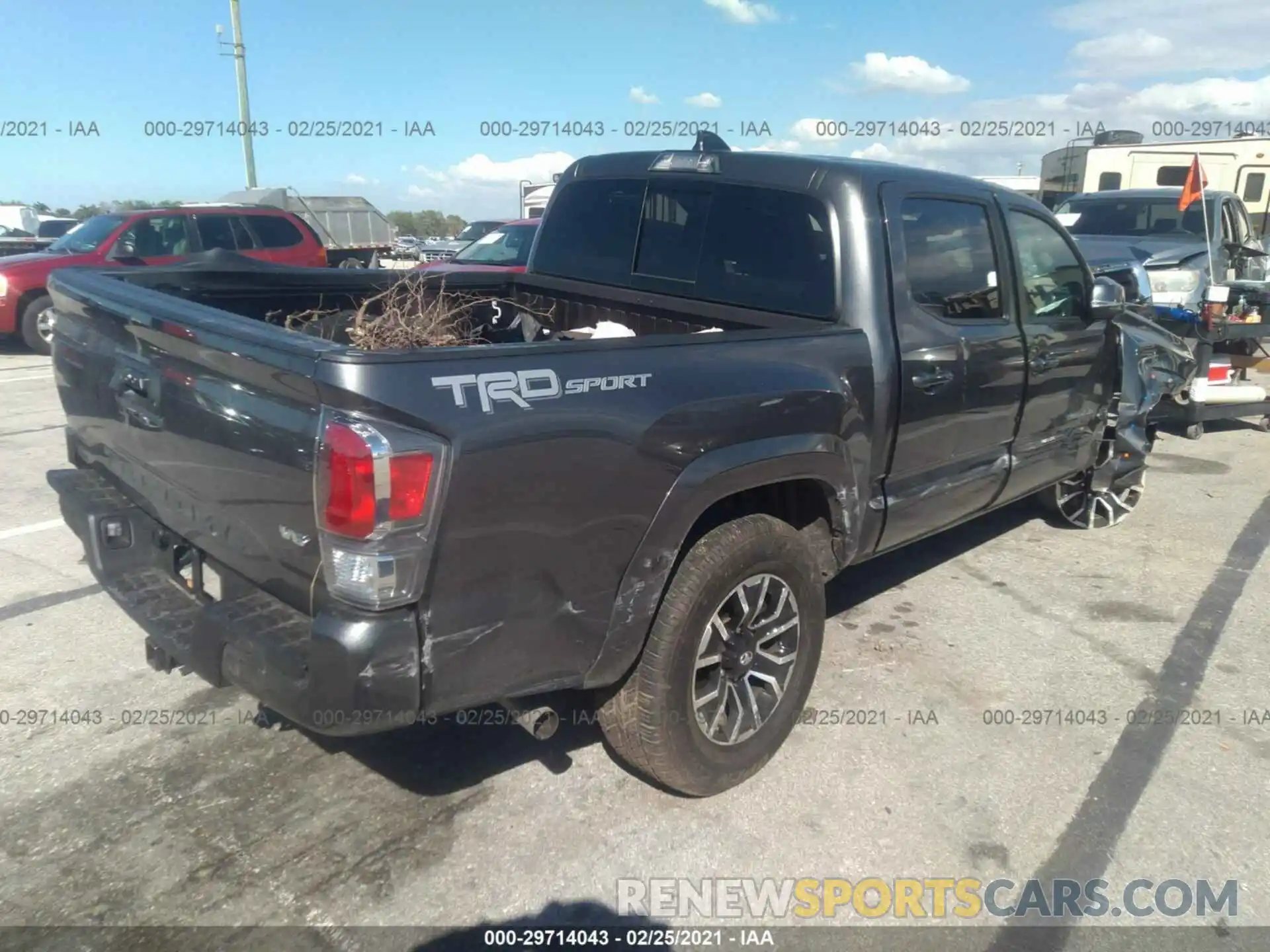 4 Photograph of a damaged car 5TFAZ5CN8MX099789 TOYOTA TACOMA 2WD 2021