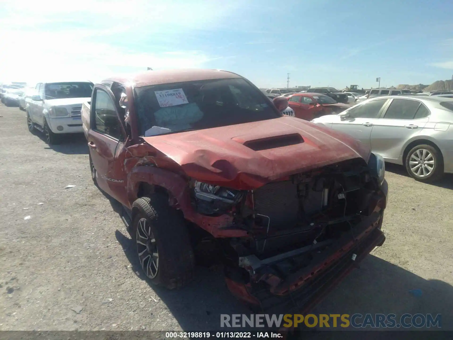 1 Photograph of a damaged car 5TFAZ5CN8MX100925 TOYOTA TACOMA 2WD 2021