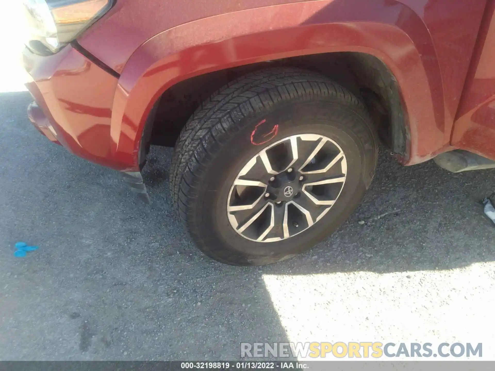 11 Photograph of a damaged car 5TFAZ5CN8MX100925 TOYOTA TACOMA 2WD 2021