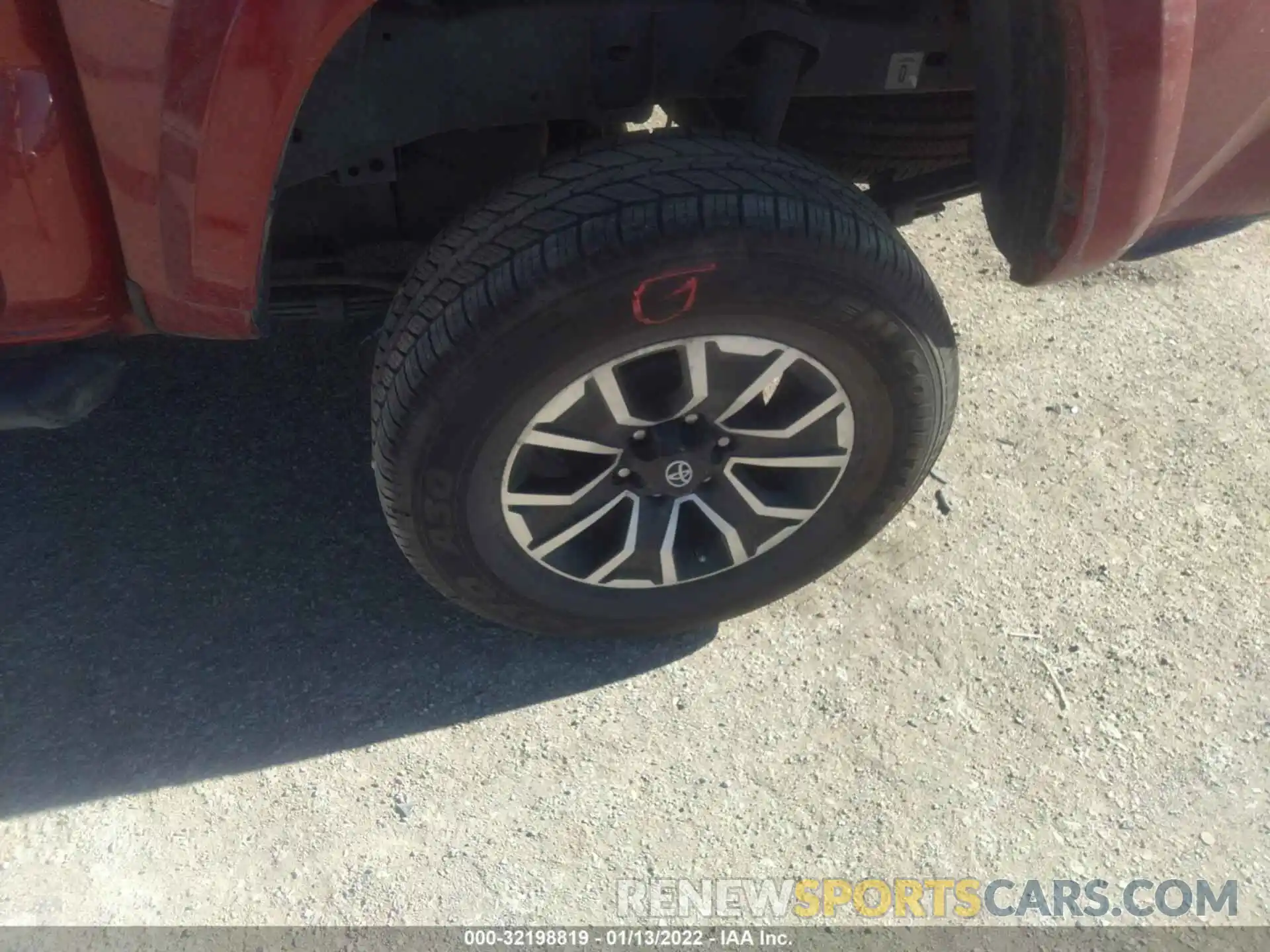 12 Photograph of a damaged car 5TFAZ5CN8MX100925 TOYOTA TACOMA 2WD 2021