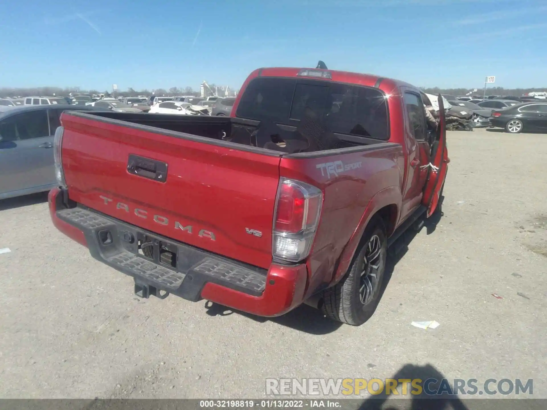 4 Photograph of a damaged car 5TFAZ5CN8MX100925 TOYOTA TACOMA 2WD 2021