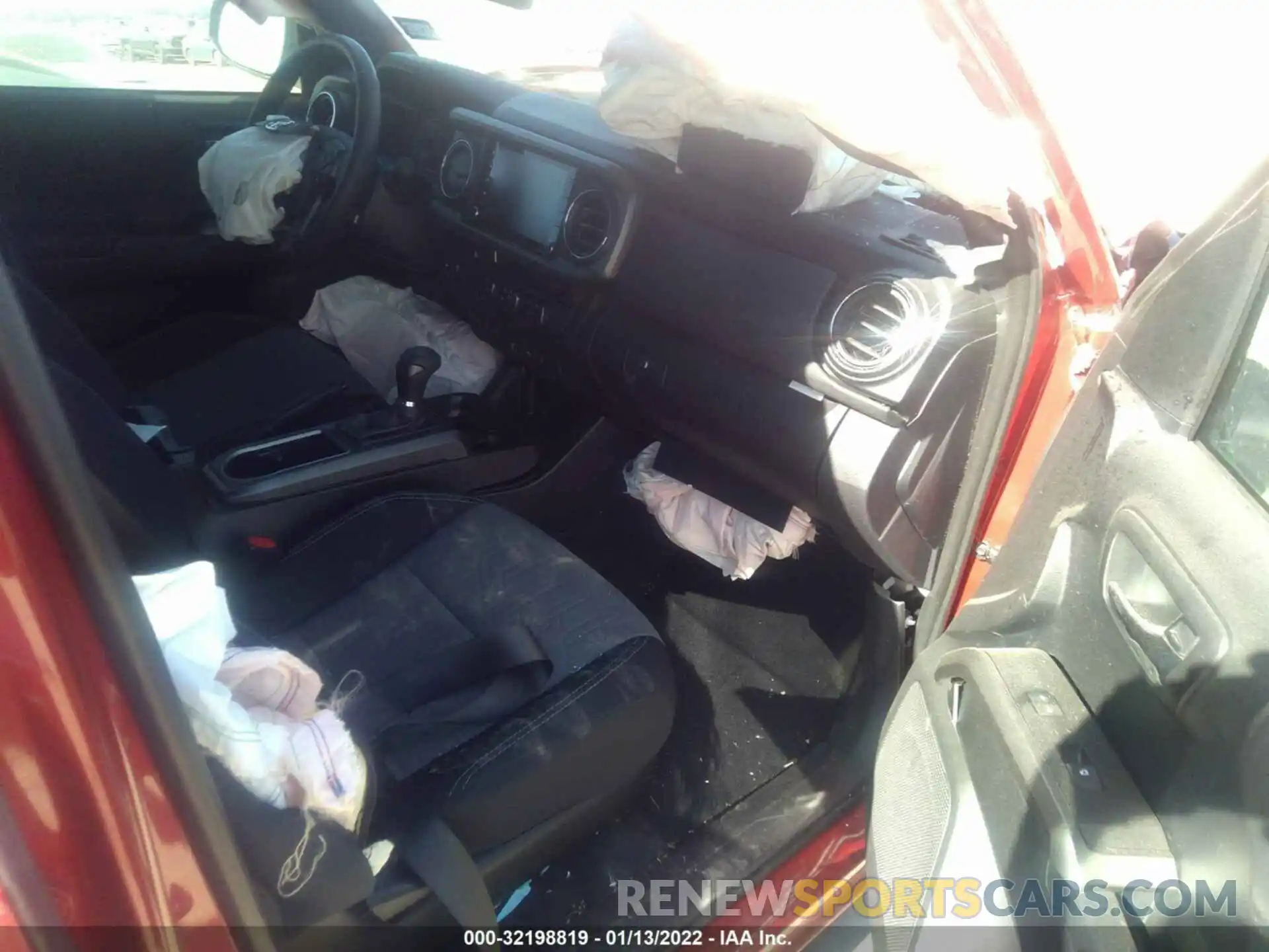 5 Photograph of a damaged car 5TFAZ5CN8MX100925 TOYOTA TACOMA 2WD 2021