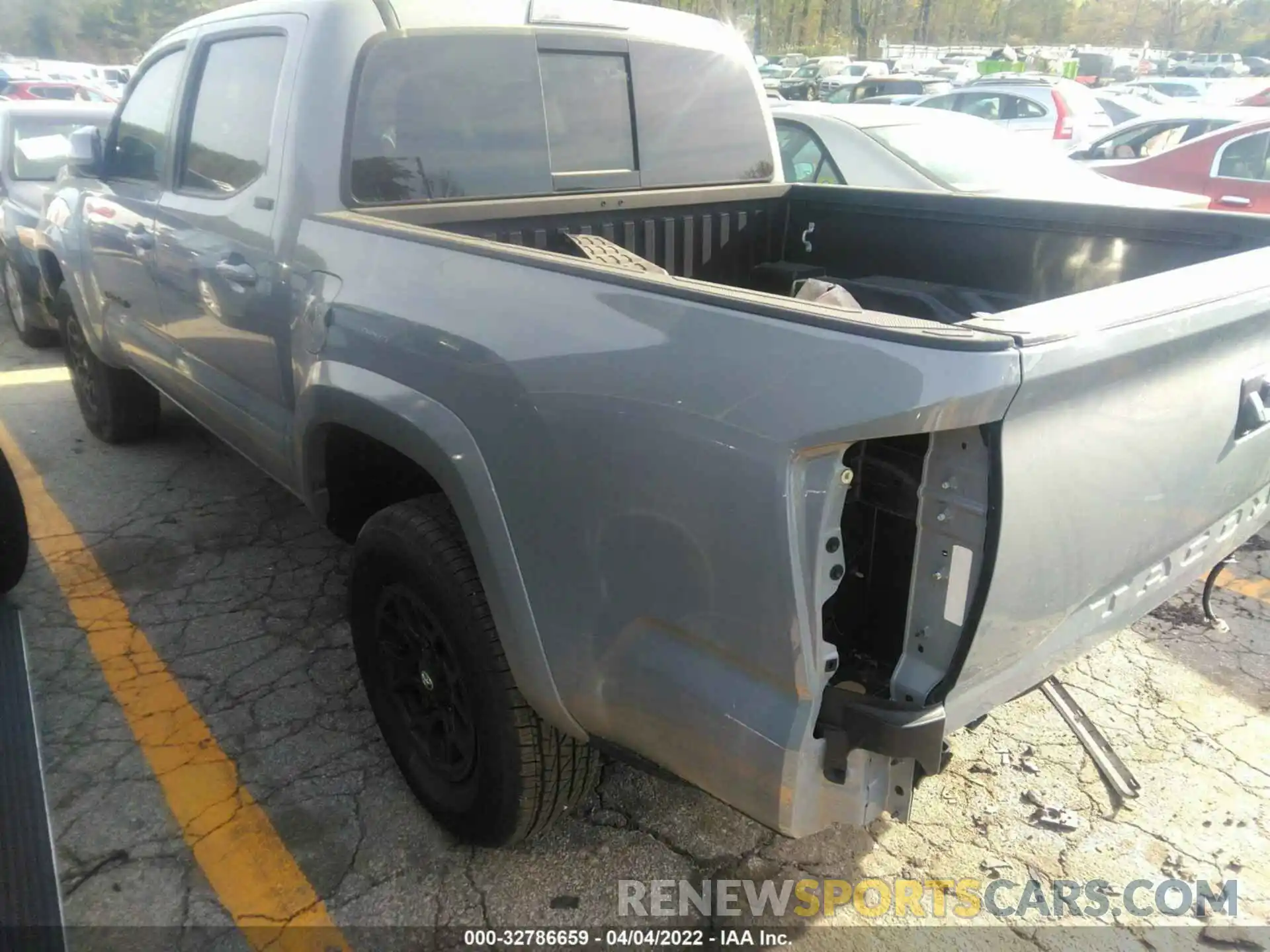 3 Фотография поврежденного автомобиля 5TFAZ5CN8MX104313 TOYOTA TACOMA 2WD 2021