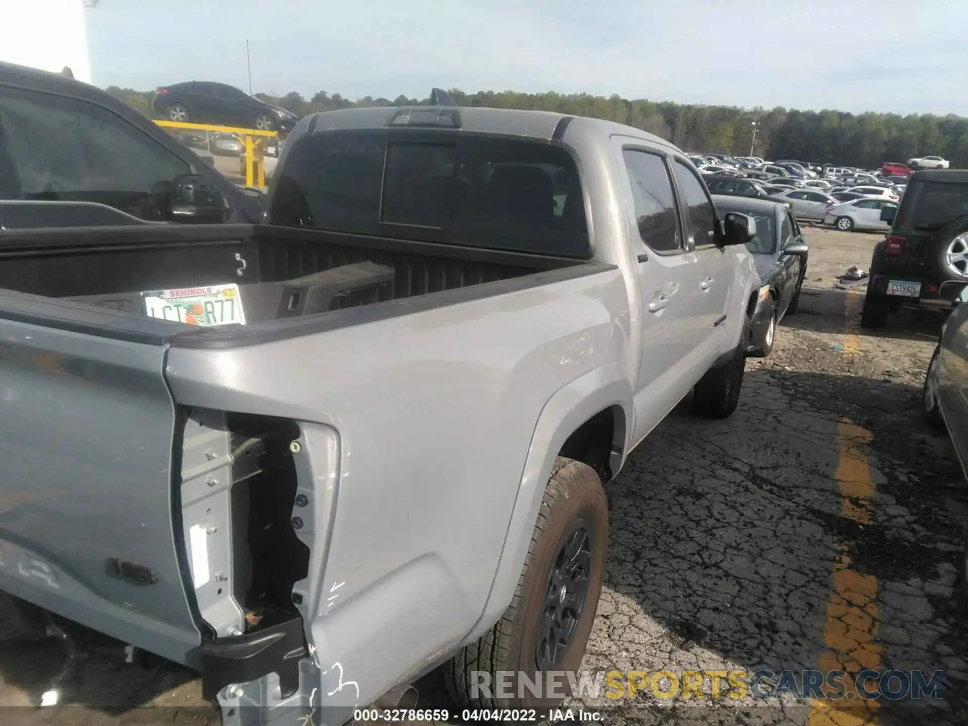 4 Фотография поврежденного автомобиля 5TFAZ5CN8MX104313 TOYOTA TACOMA 2WD 2021