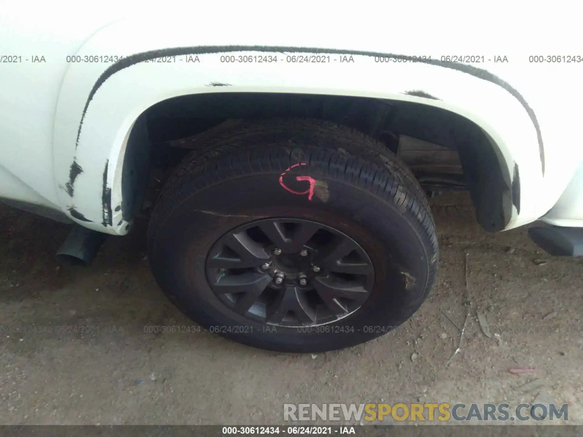 15 Photograph of a damaged car 5TFAZ5CN9MX096903 TOYOTA TACOMA 2WD 2021