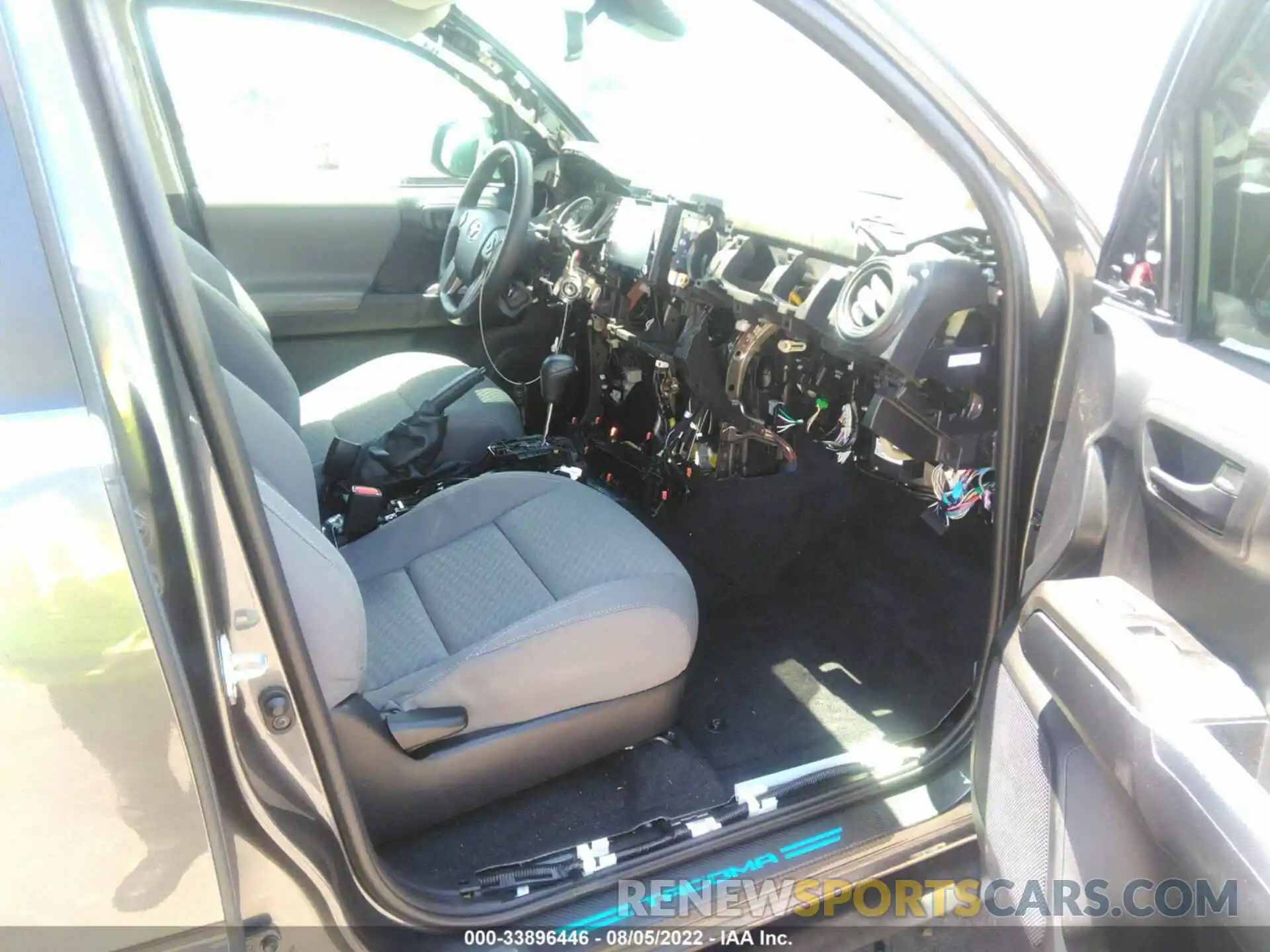 5 Photograph of a damaged car 5TFAZ5CN9MX099154 TOYOTA TACOMA 2WD 2021