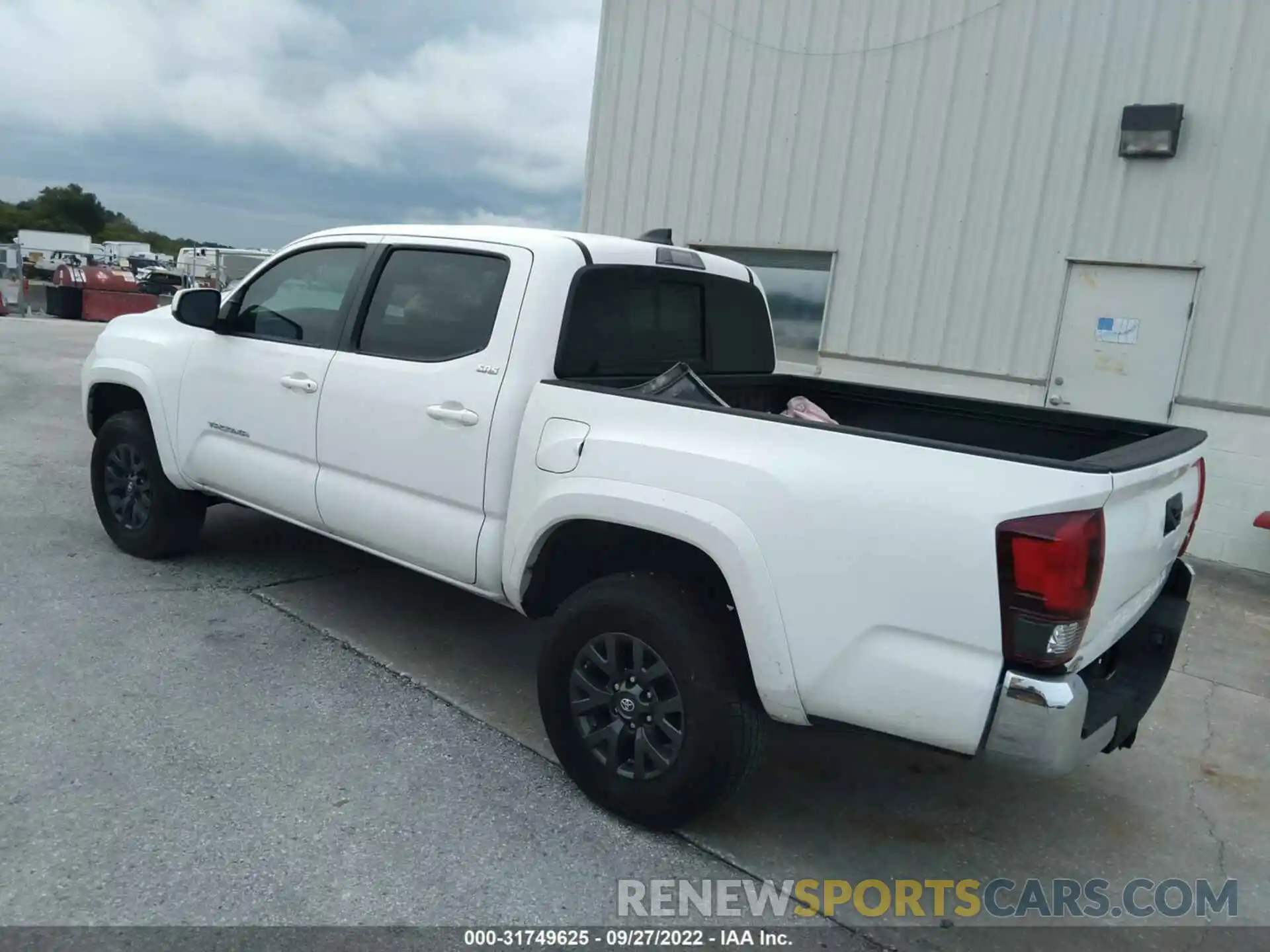 3 Photograph of a damaged car 5TFAZ5CN9MX099770 TOYOTA TACOMA 2WD 2021