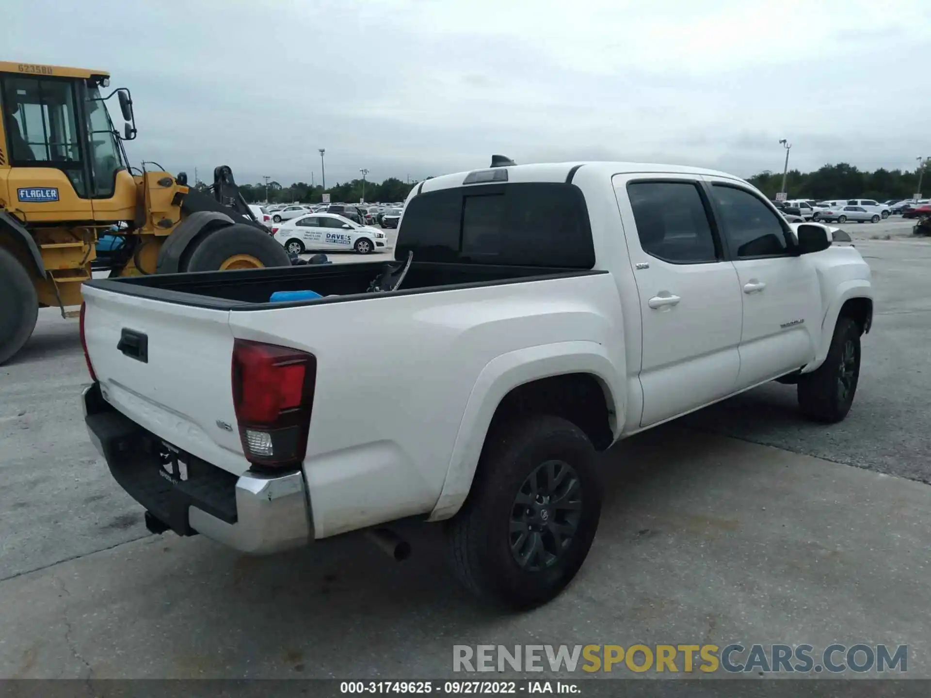 4 Photograph of a damaged car 5TFAZ5CN9MX099770 TOYOTA TACOMA 2WD 2021