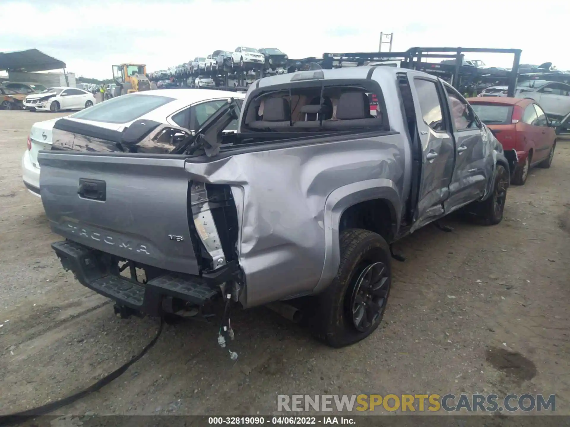 4 Photograph of a damaged car 5TFAZ5CN9MX108080 TOYOTA TACOMA 2WD 2021