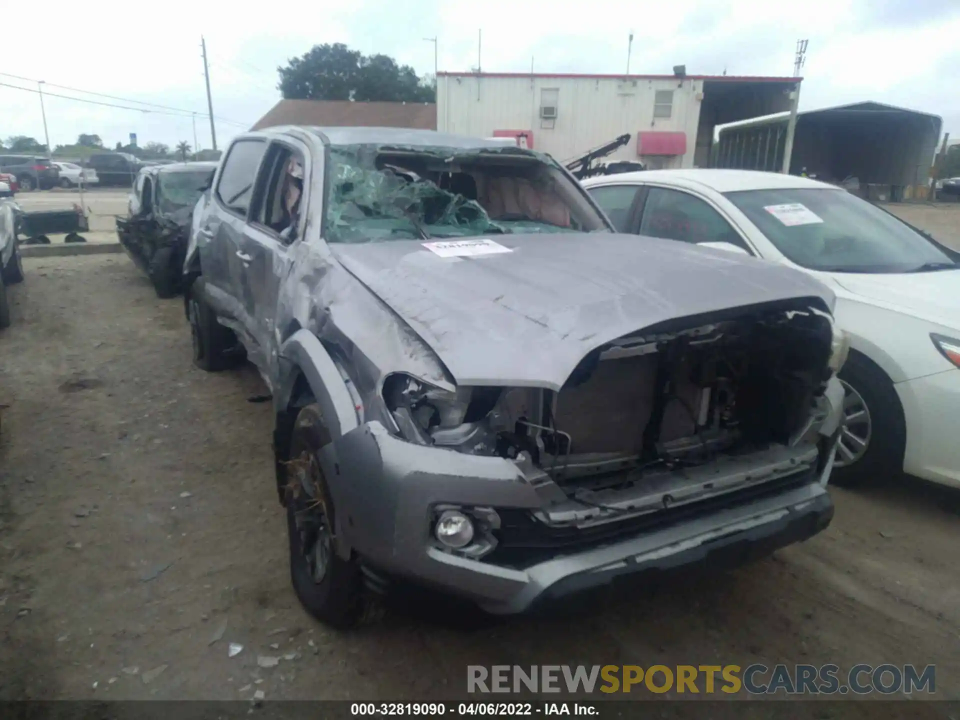 6 Photograph of a damaged car 5TFAZ5CN9MX108080 TOYOTA TACOMA 2WD 2021