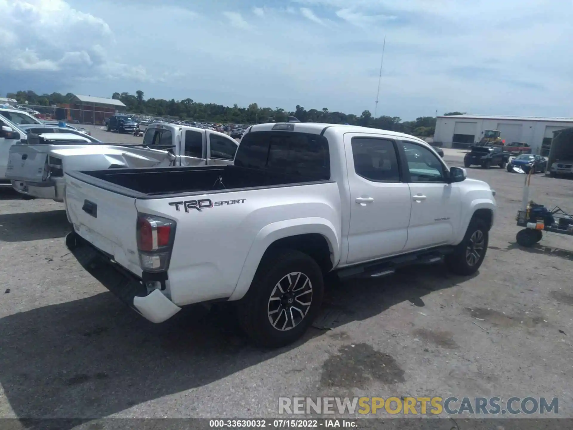 4 Photograph of a damaged car 5TFAZ5CN9MX113263 TOYOTA TACOMA 2WD 2021