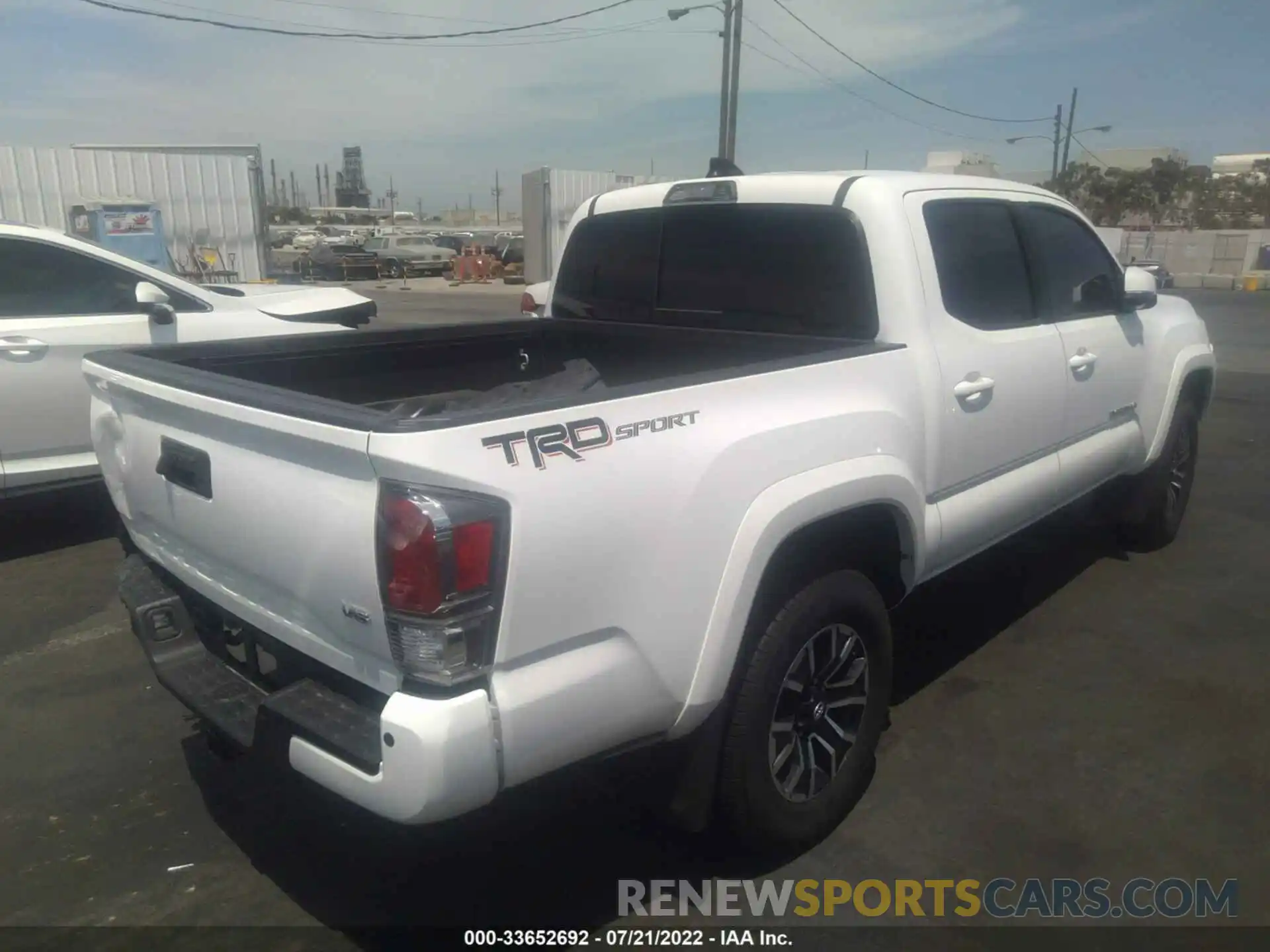 4 Photograph of a damaged car 5TFAZ5CN9MX113280 TOYOTA TACOMA 2WD 2021