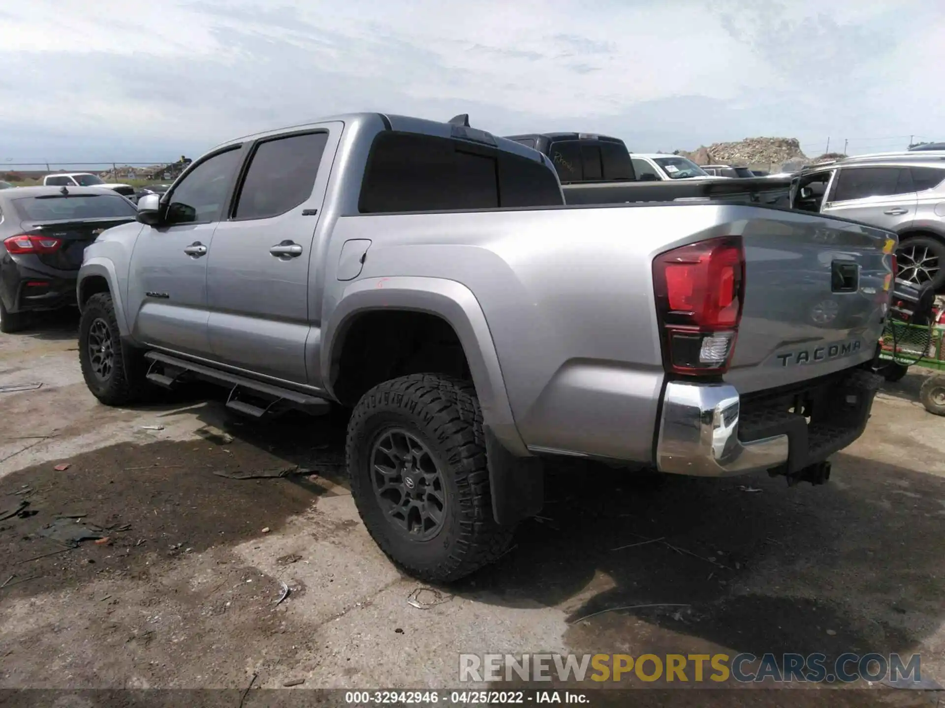 3 Photograph of a damaged car 5TFAZ5CN9MX114526 TOYOTA TACOMA 2WD 2021