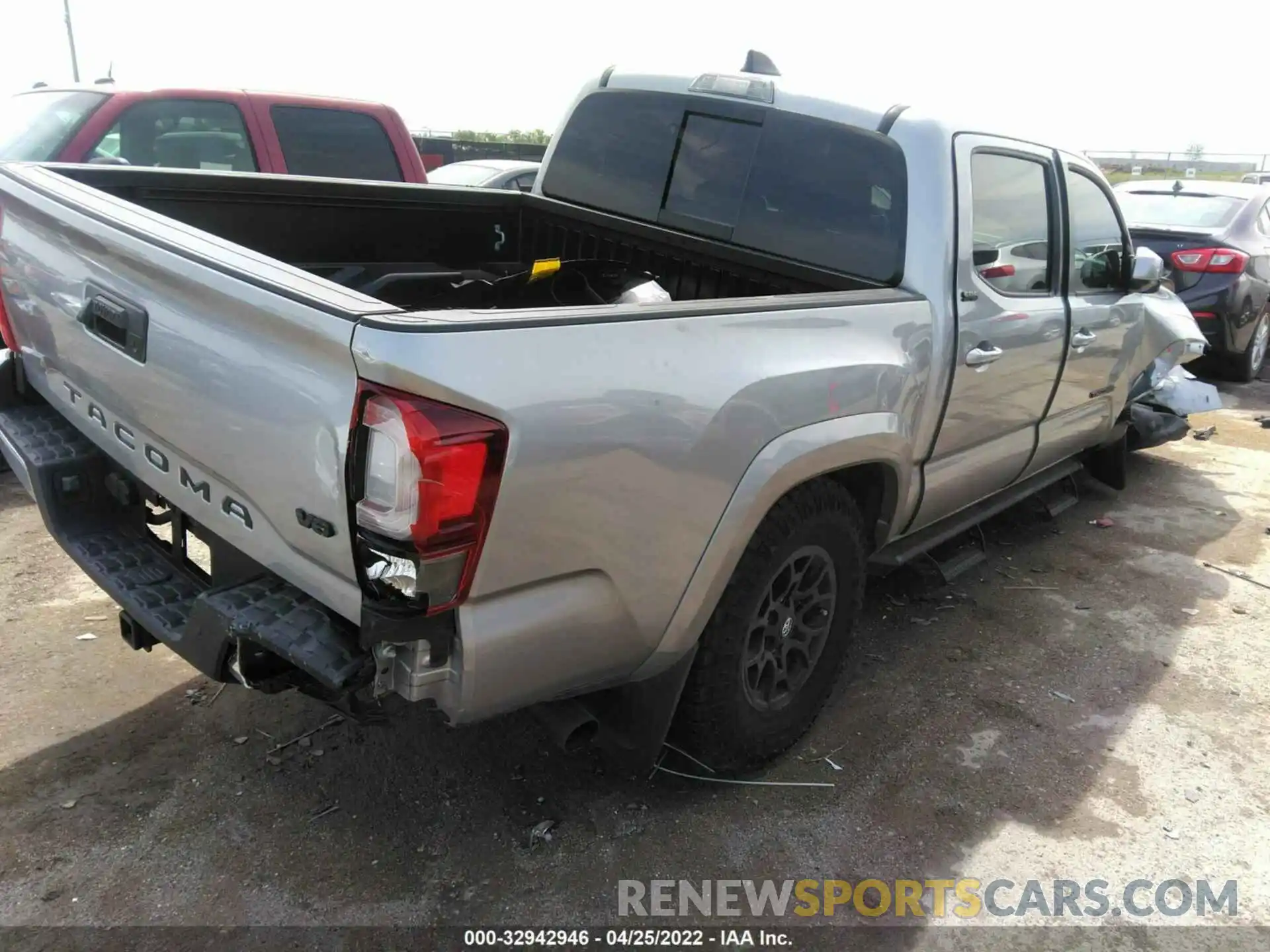 4 Photograph of a damaged car 5TFAZ5CN9MX114526 TOYOTA TACOMA 2WD 2021