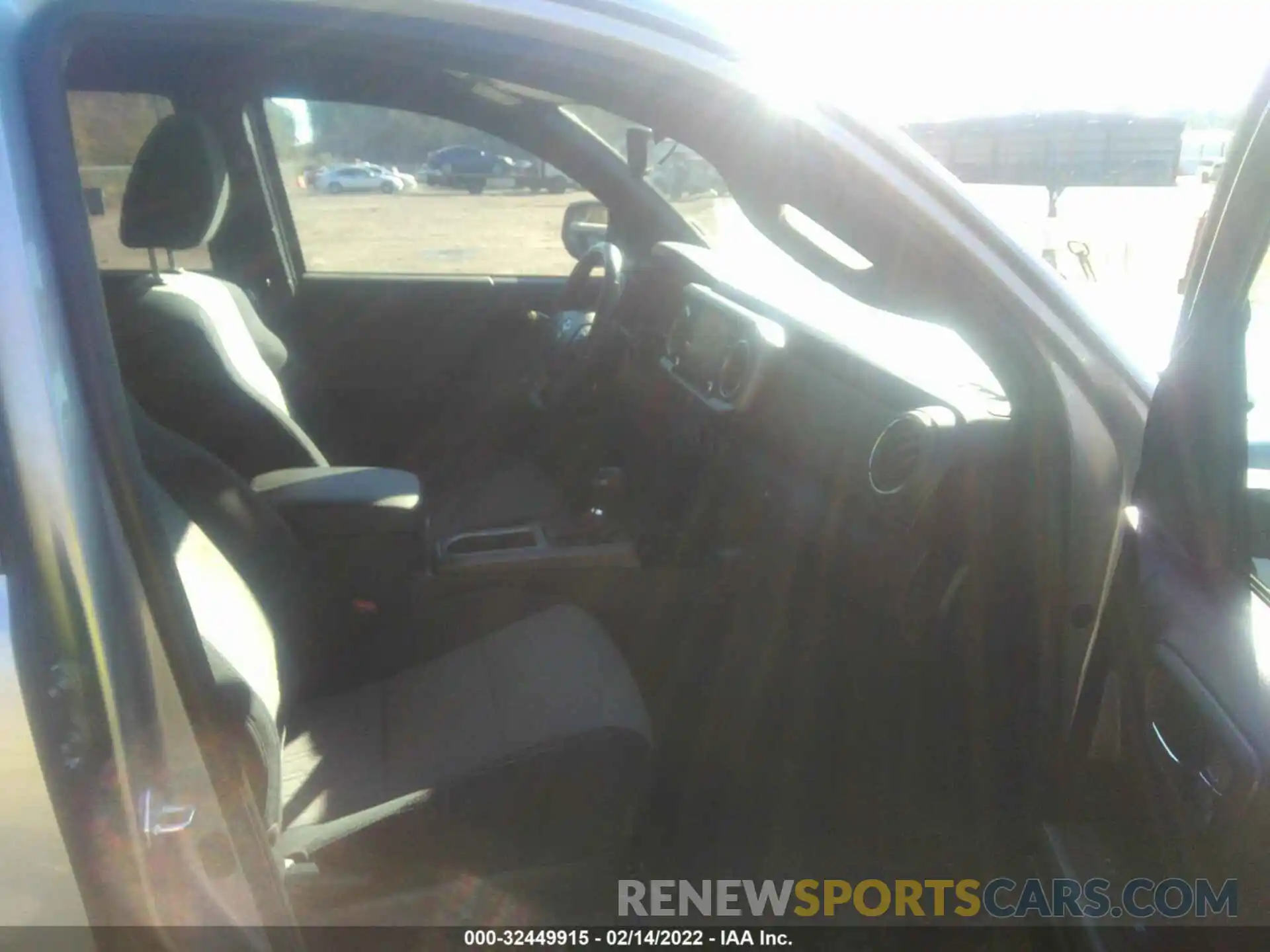 5 Photograph of a damaged car 5TFAZ5CNXMX100876 TOYOTA TACOMA 2WD 2021