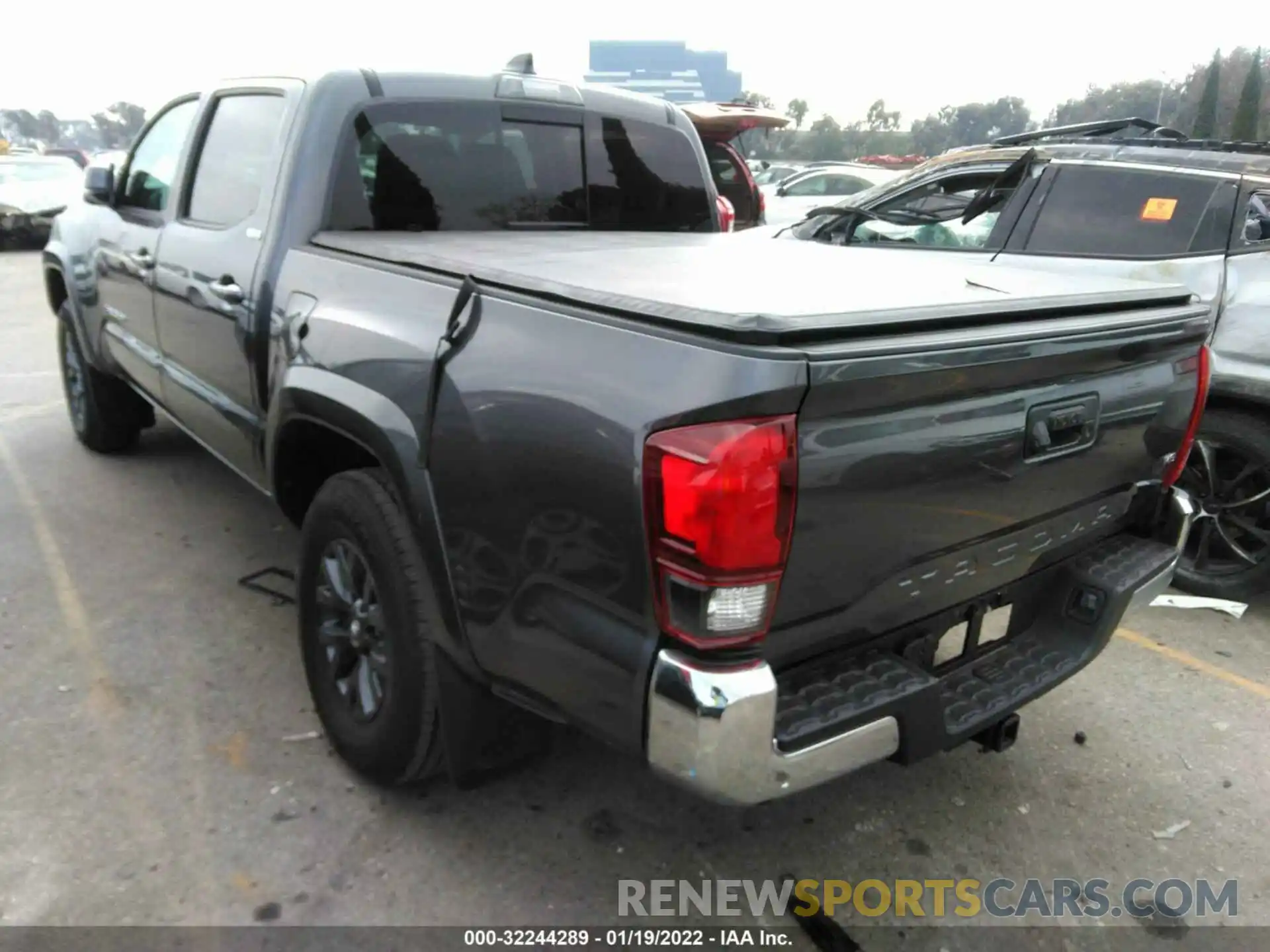 3 Photograph of a damaged car 5TFAZ5CNXMX106631 TOYOTA TACOMA 2WD 2021