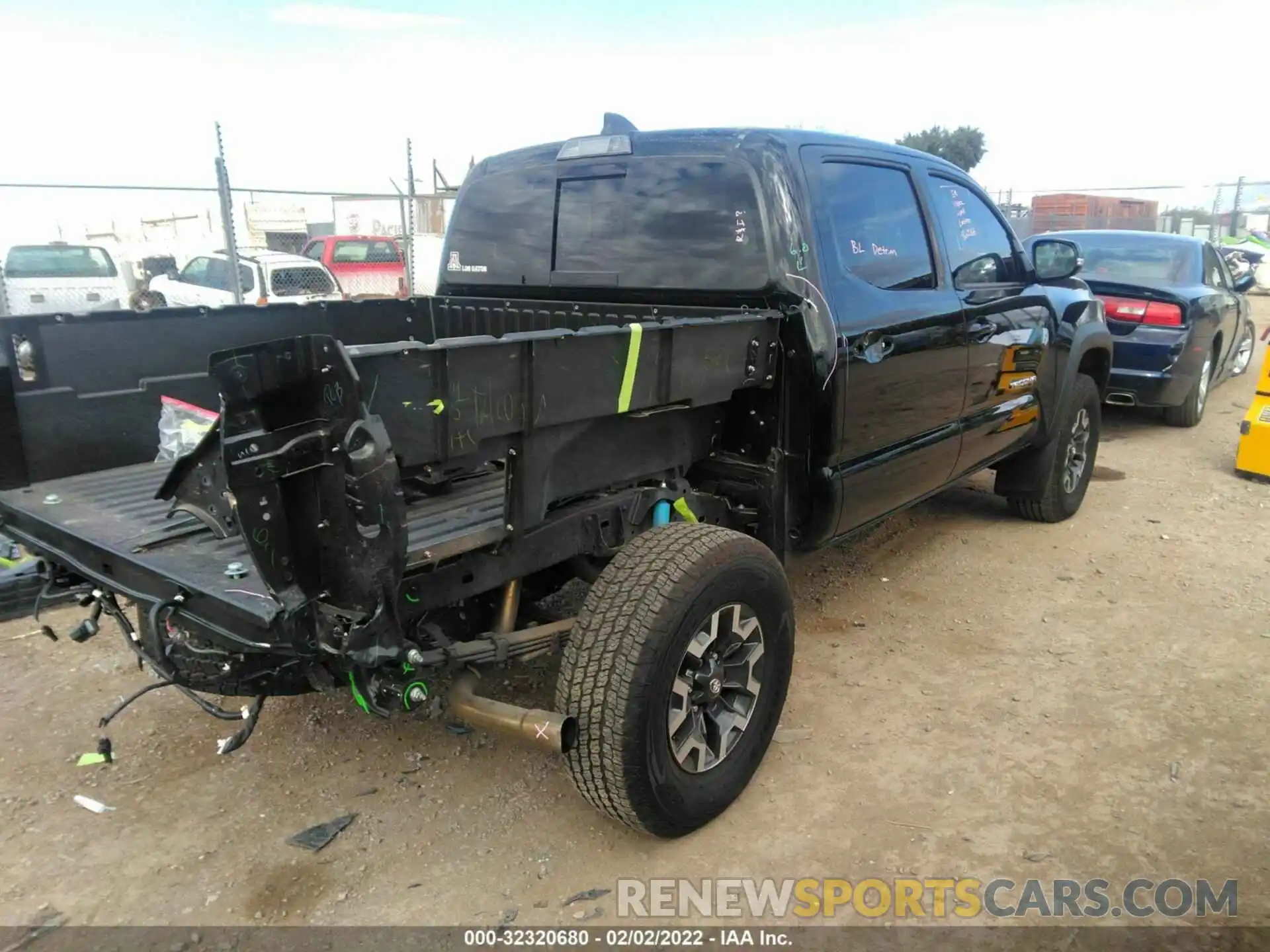 4 Фотография поврежденного автомобиля 5TFAZ5CNXMX110758 TOYOTA TACOMA 2WD 2021