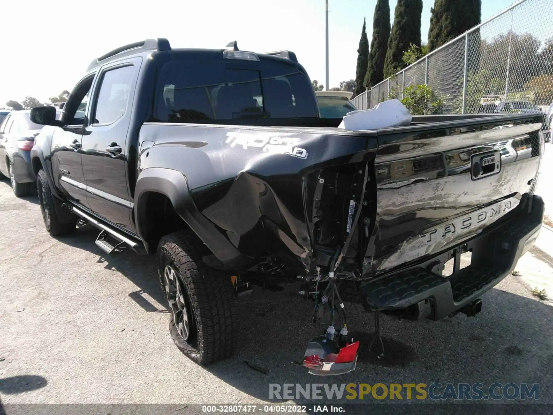 3 Photograph of a damaged car 3TMAZ5CN0NM171091 TOYOTA TACOMA 2WD 2022