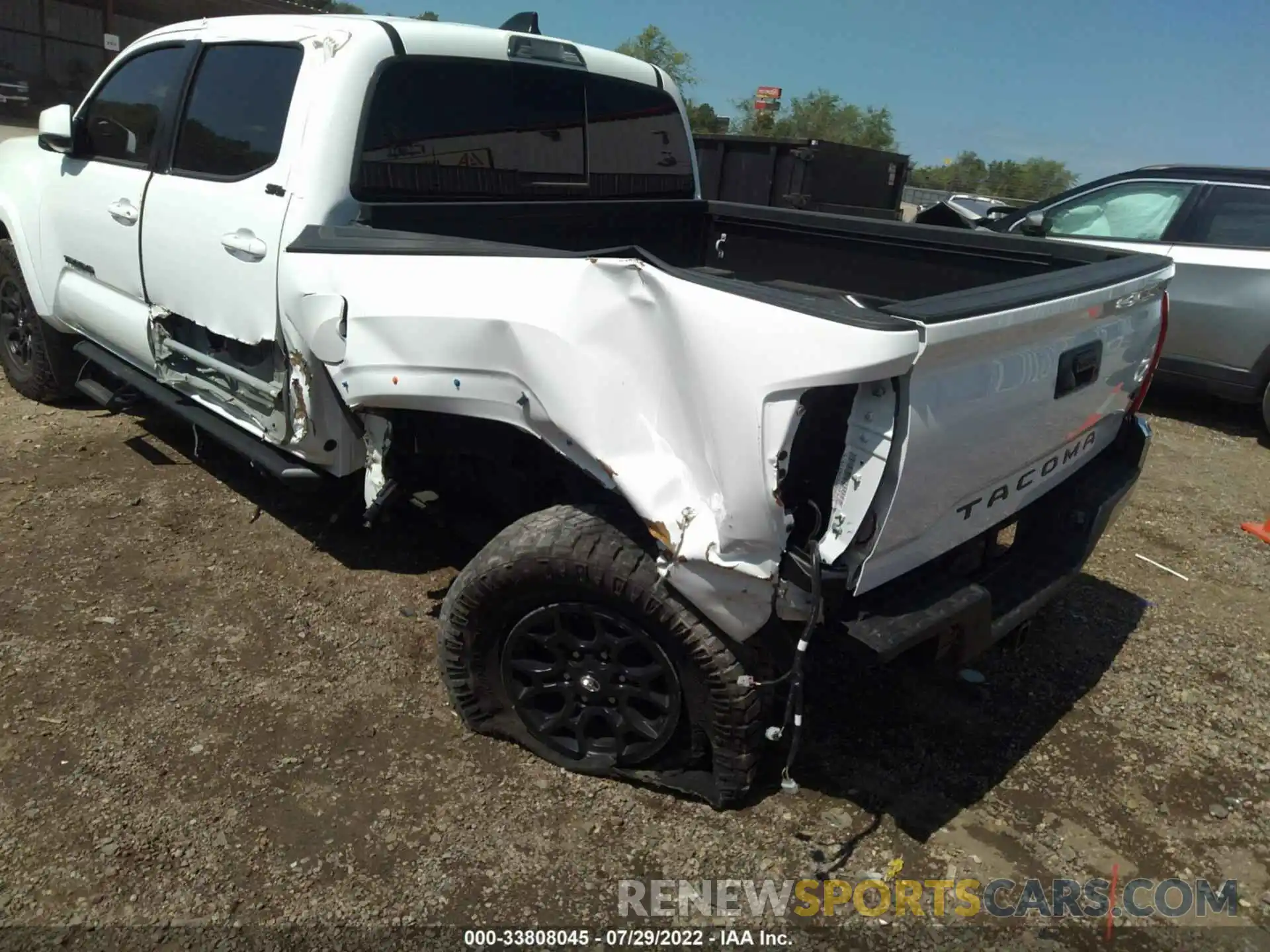 12 Photograph of a damaged car 3TMAZ5CN0NM176548 TOYOTA TACOMA 2WD 2022