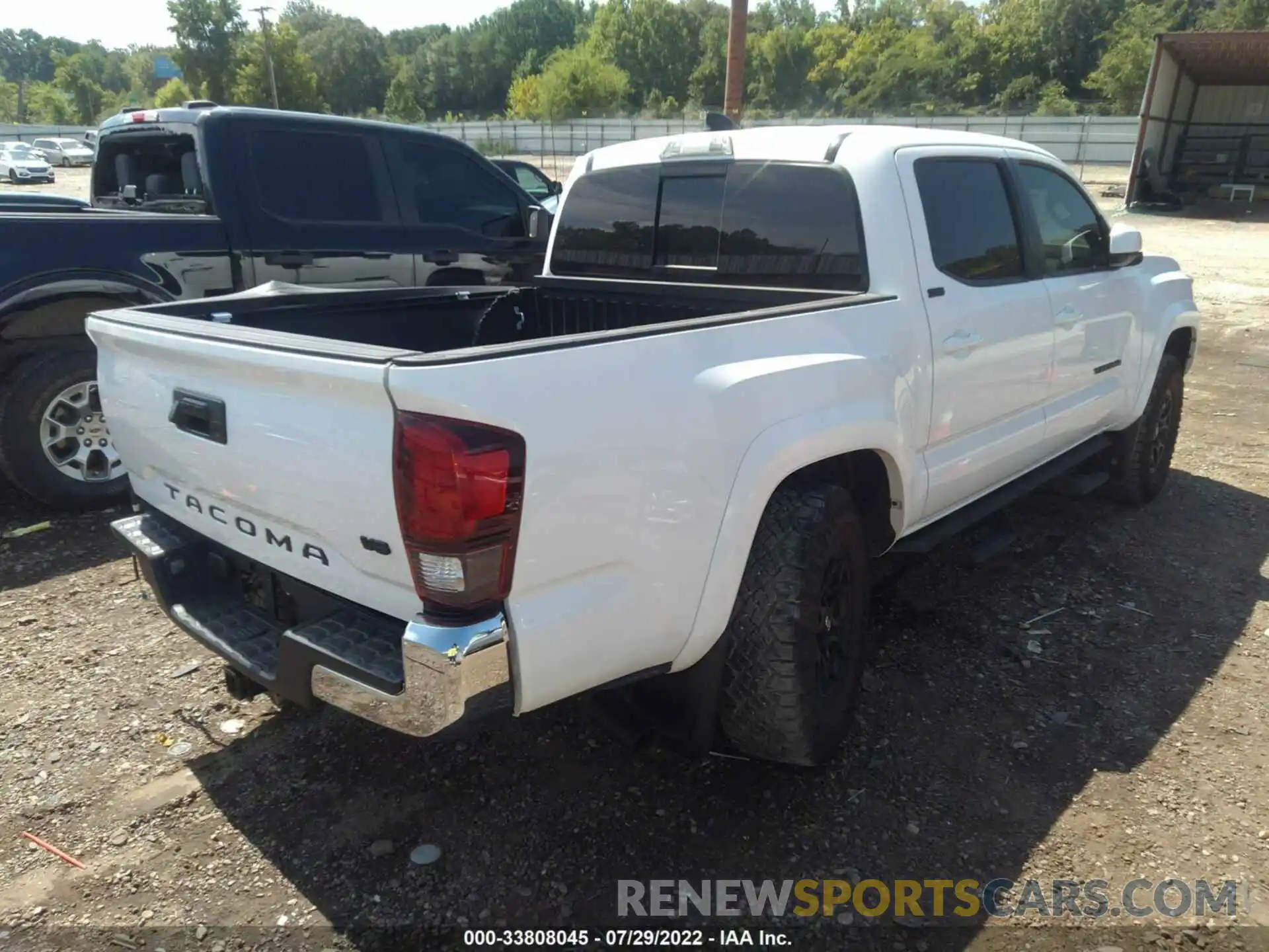 4 Photograph of a damaged car 3TMAZ5CN0NM176548 TOYOTA TACOMA 2WD 2022