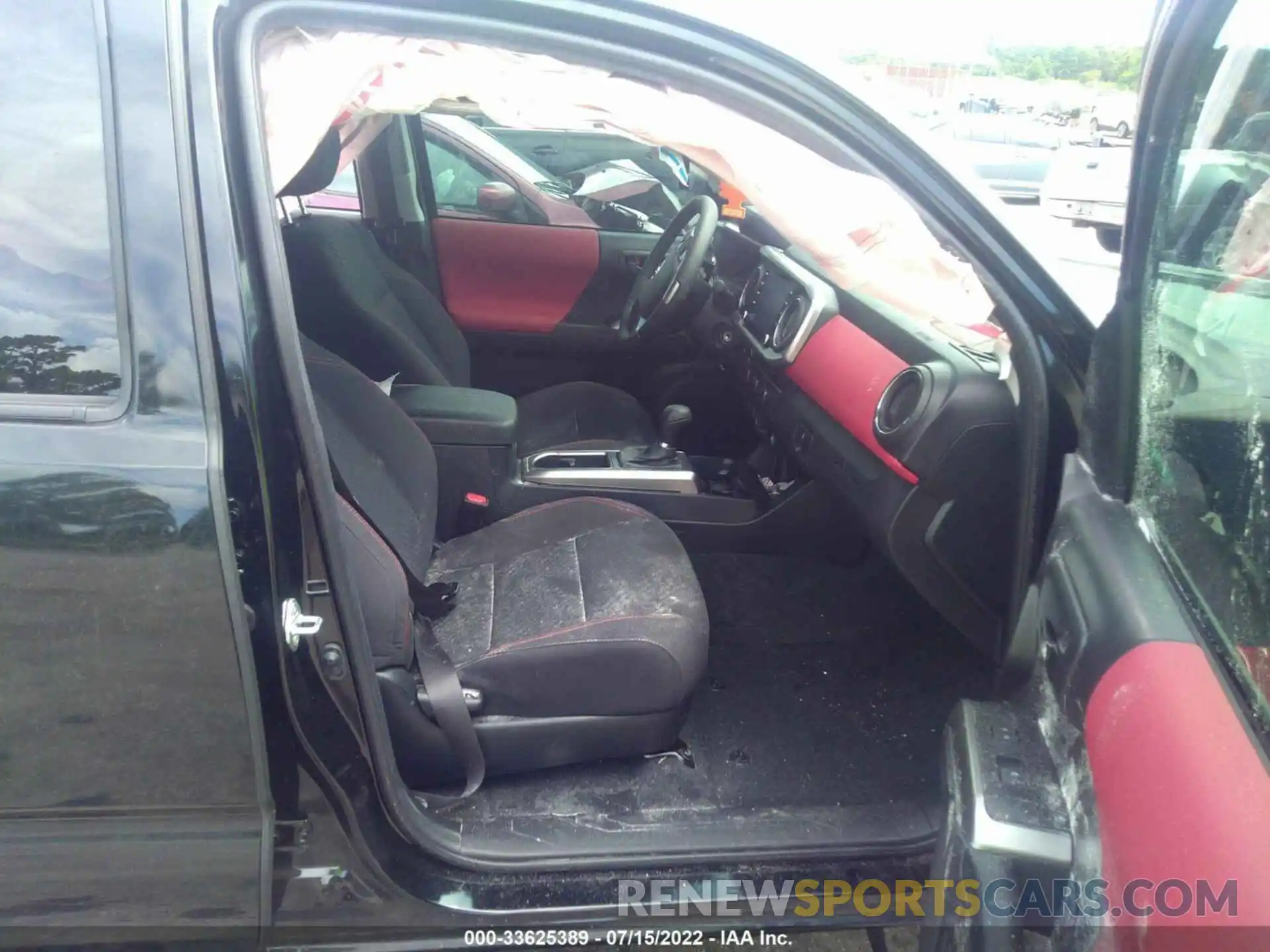 5 Photograph of a damaged car 3TMAZ5CN0NM181474 TOYOTA TACOMA 2WD 2022