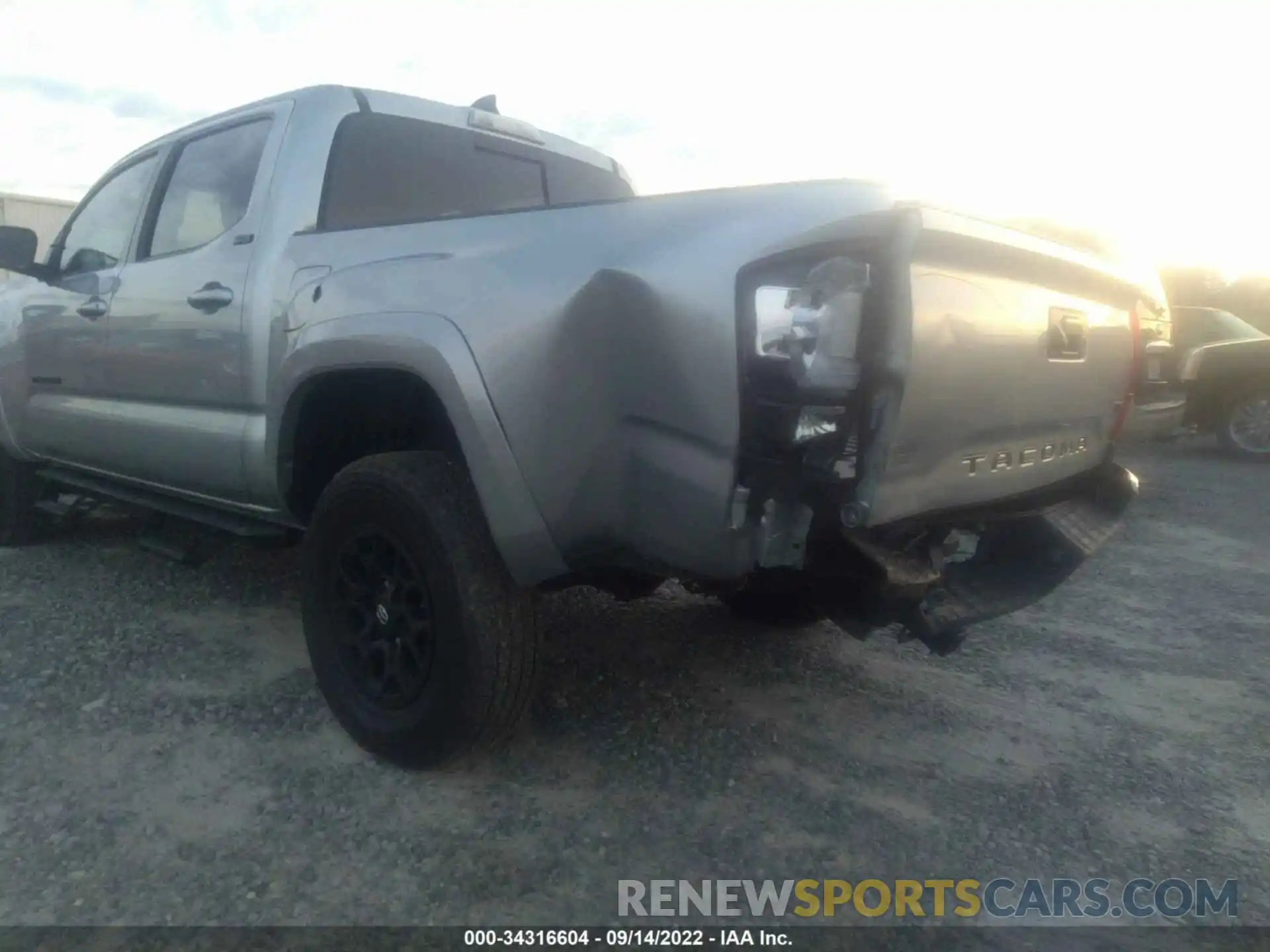 6 Photograph of a damaged car 3TMAZ5CN0NM189073 TOYOTA TACOMA 2WD 2022