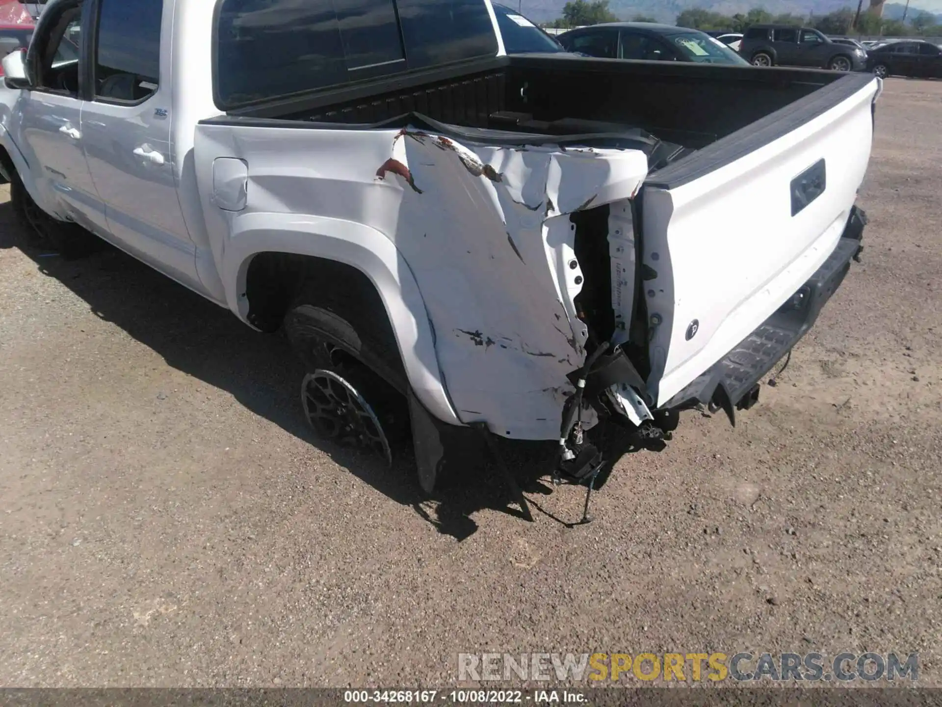 6 Photograph of a damaged car 3TMAZ5CN1NM160147 TOYOTA TACOMA 2WD 2022