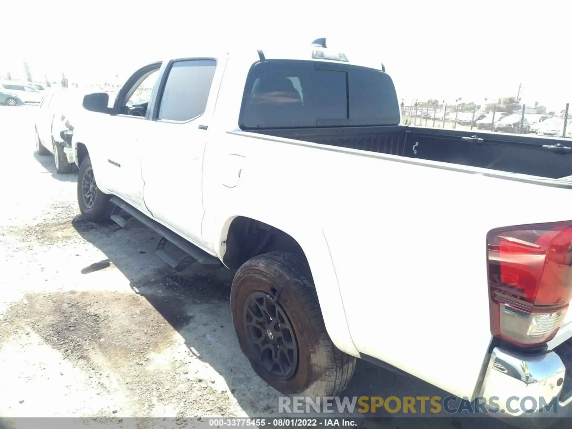 12 Photograph of a damaged car 3TMAZ5CN1NM163971 TOYOTA TACOMA 2WD 2022