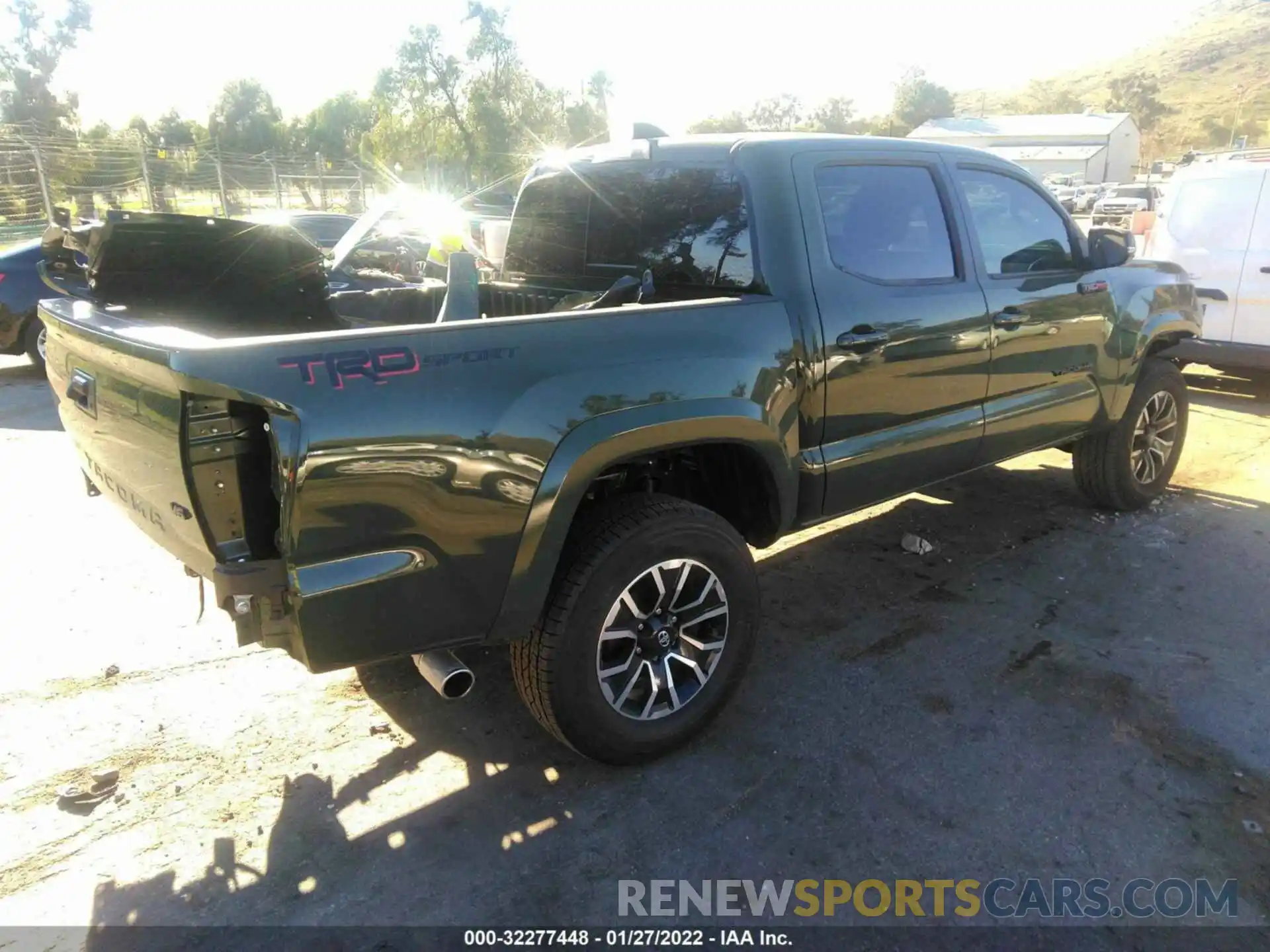 4 Photograph of a damaged car 3TMAZ5CN1NM167812 TOYOTA TACOMA 2WD 2022