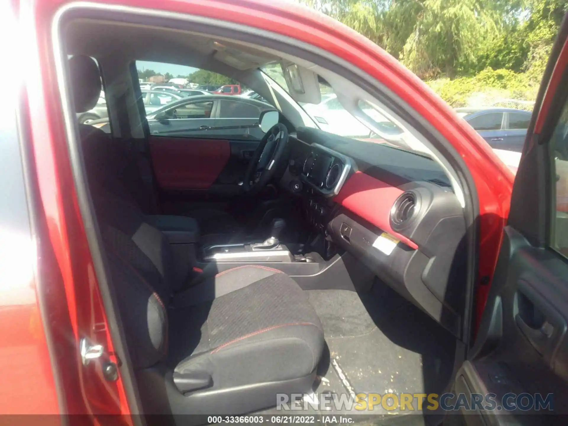 5 Photograph of a damaged car 3TMAZ5CN1NM170967 TOYOTA TACOMA 2WD 2022