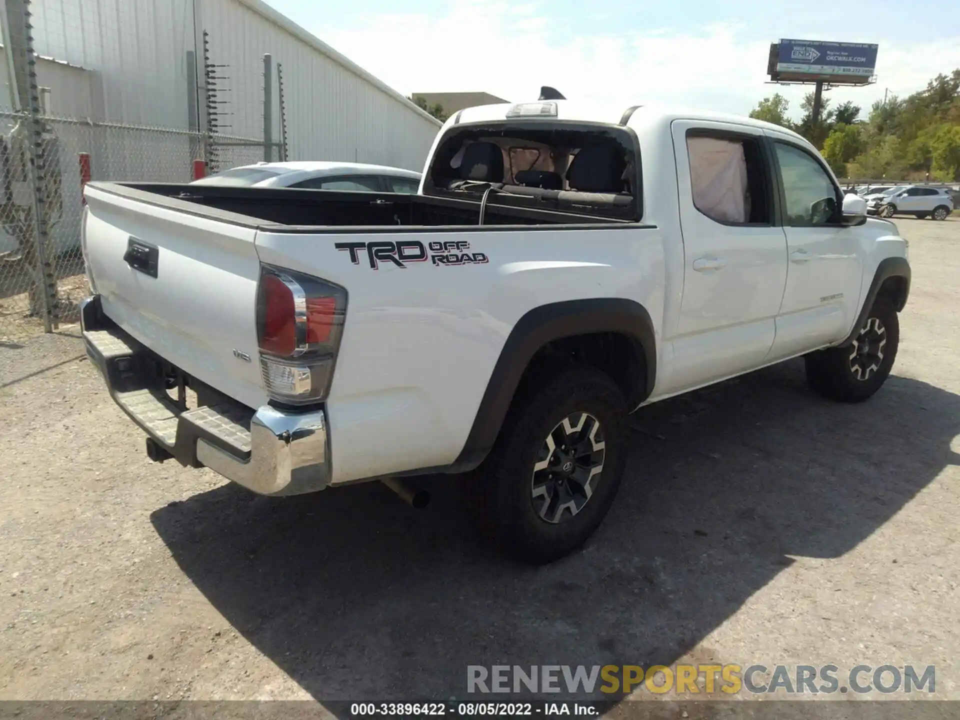 4 Photograph of a damaged car 3TMAZ5CN1NM182908 TOYOTA TACOMA 2WD 2022