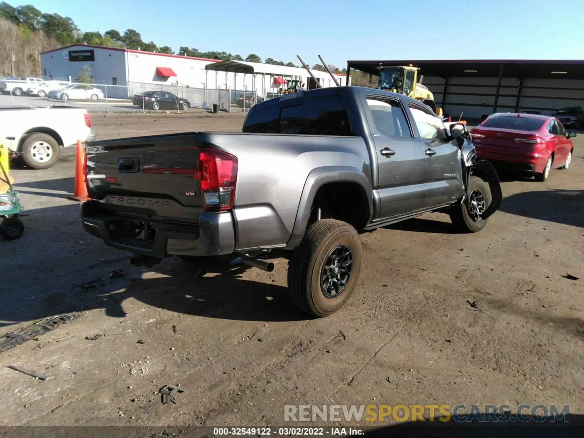 4 Photograph of a damaged car 3TMAZ5CN2NM168614 TOYOTA TACOMA 2WD 2022