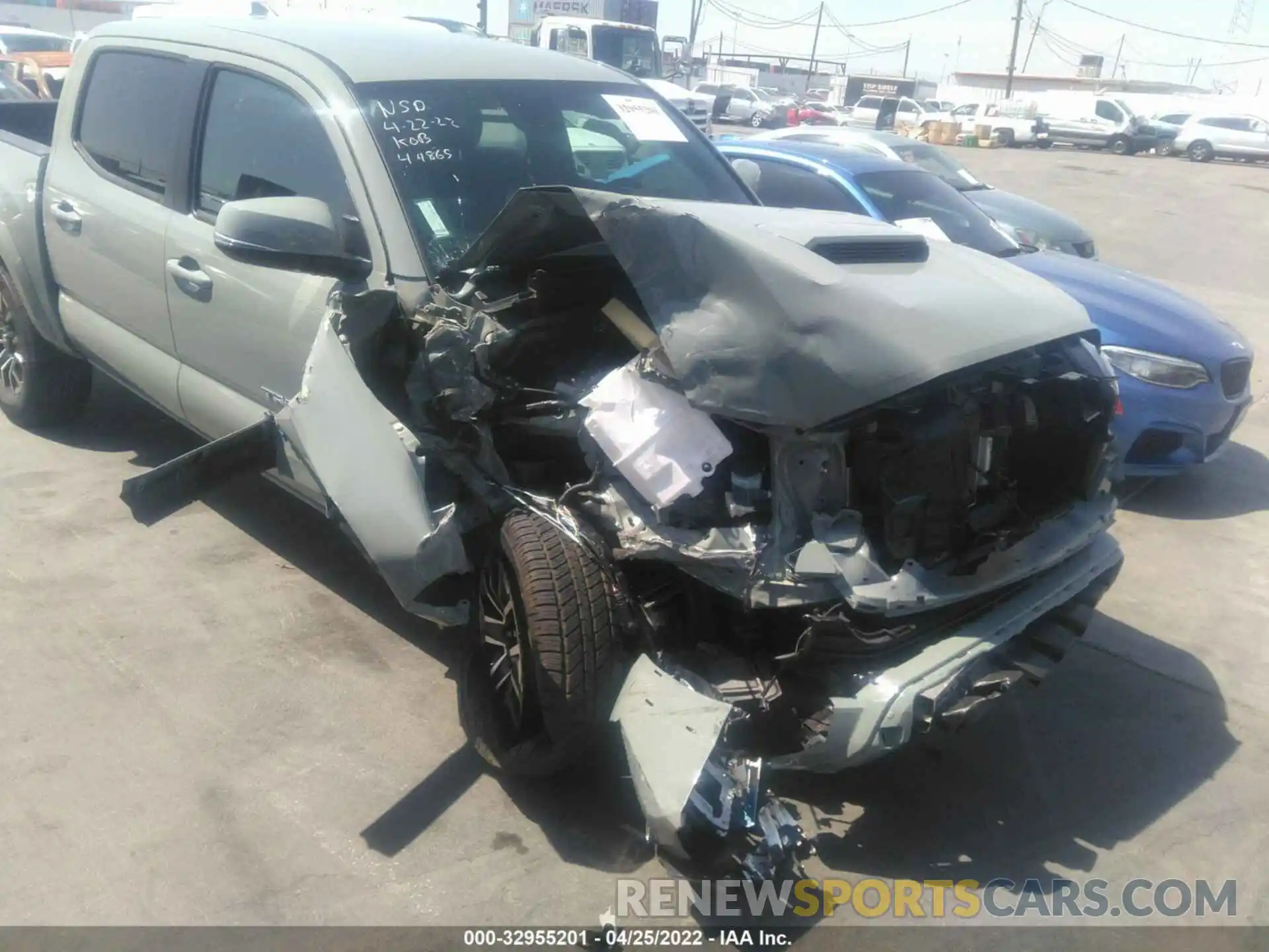 6 Photograph of a damaged car 3TMAZ5CN2NM169732 TOYOTA TACOMA 2WD 2022