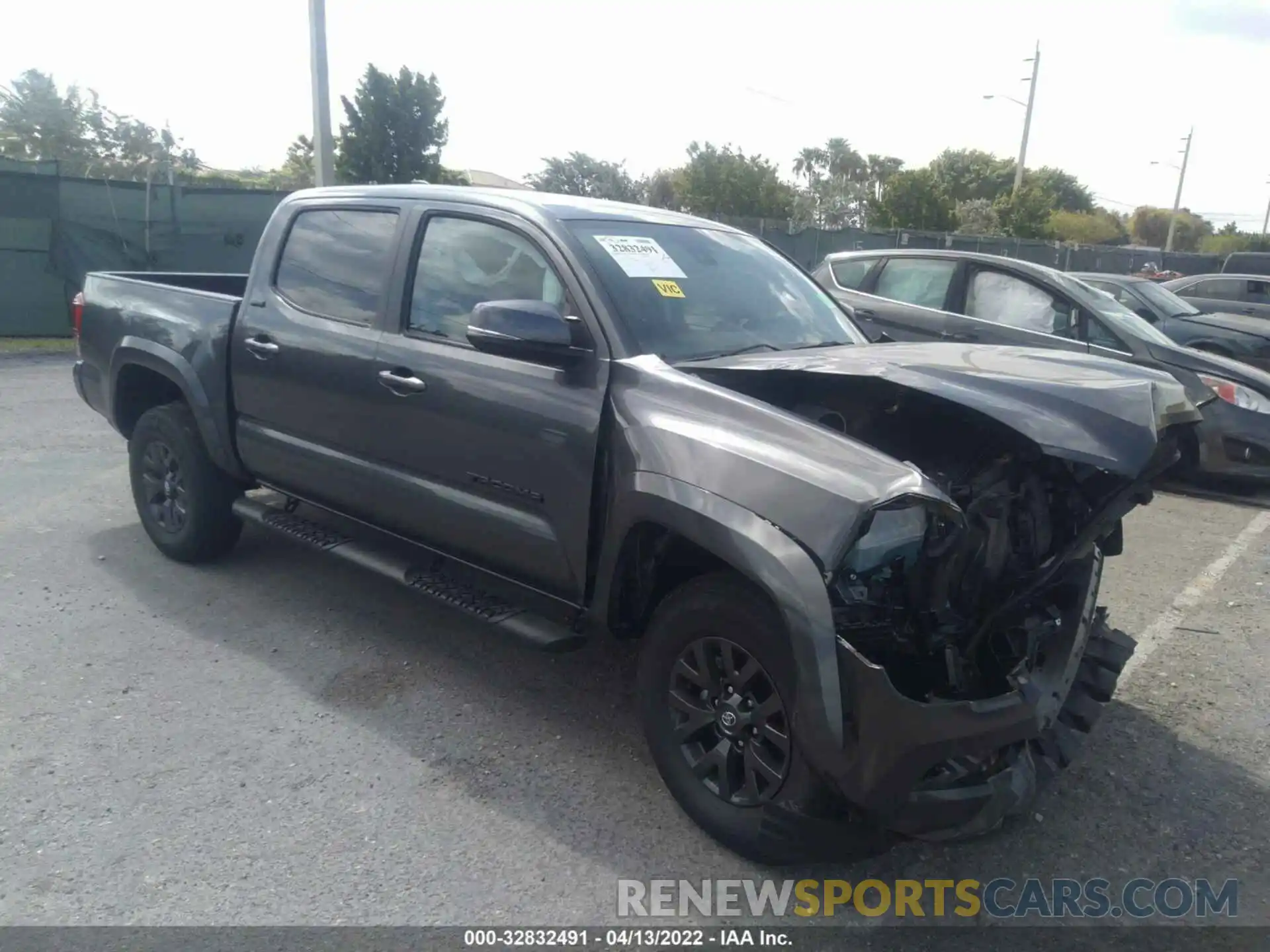 1 Photograph of a damaged car 3TMAZ5CN3NM166905 TOYOTA TACOMA 2WD 2022