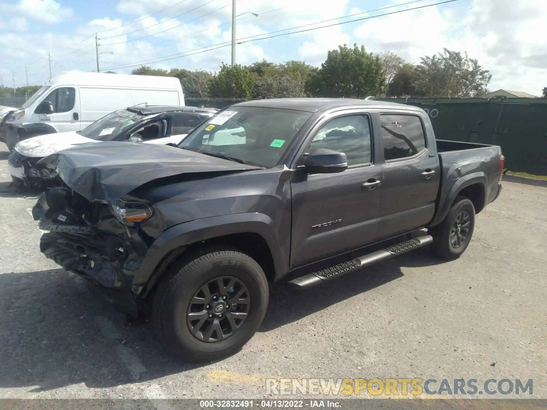 2 Photograph of a damaged car 3TMAZ5CN3NM166905 TOYOTA TACOMA 2WD 2022