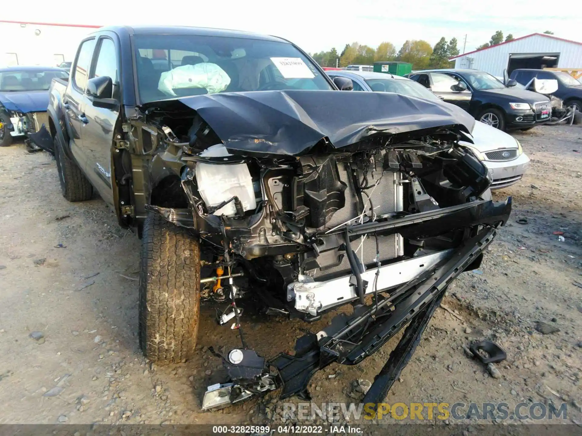 6 Photograph of a damaged car 3TMAZ5CN3NM174034 TOYOTA TACOMA 2WD 2022